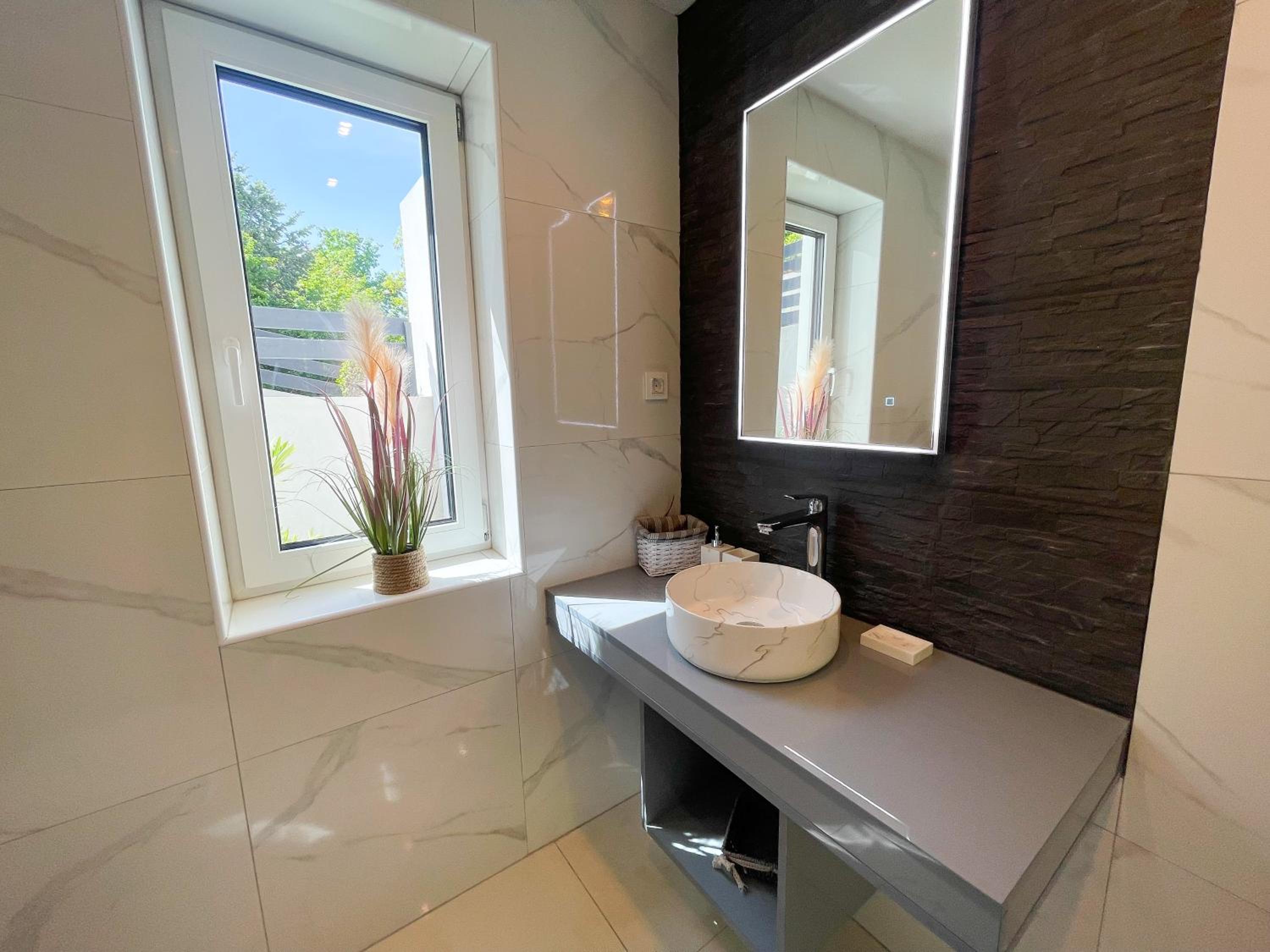Villa with Sea View - Photo 8