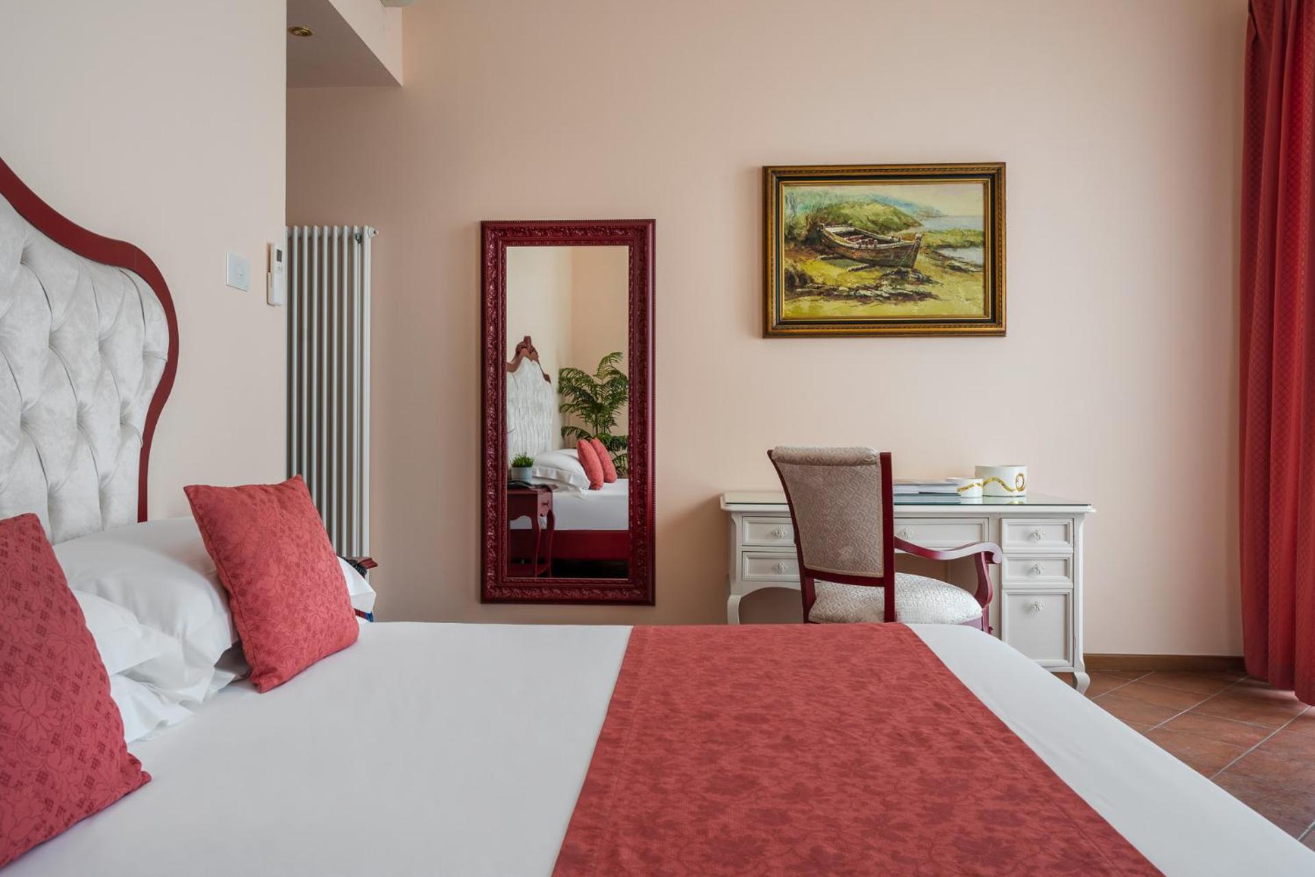 Quadruple Room with Balcony and Lake View photo 1