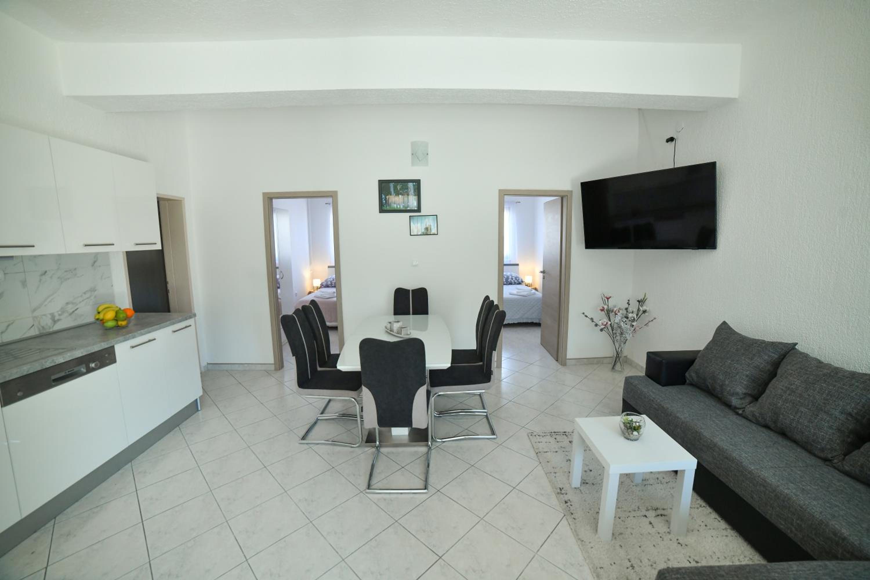 Two-Bedroom Apartment - Photo 5