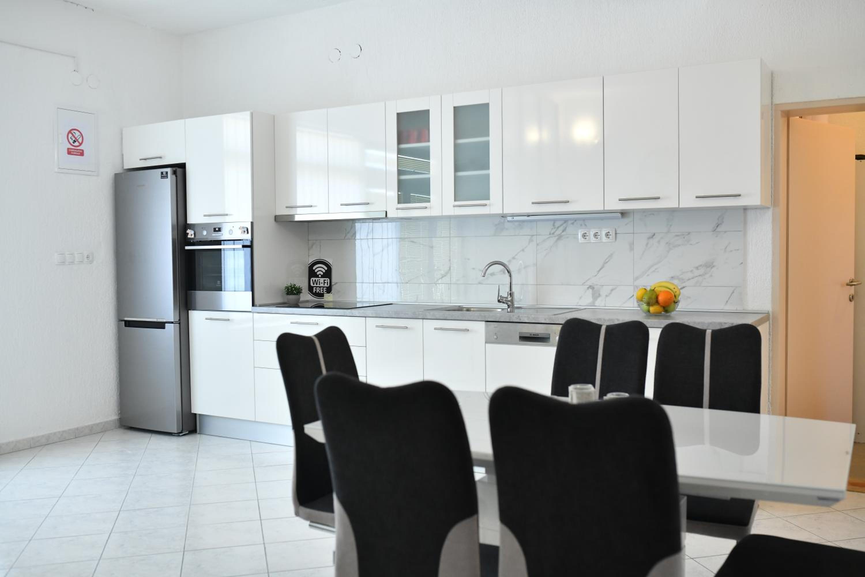 Two-Bedroom Apartment - Photo 3