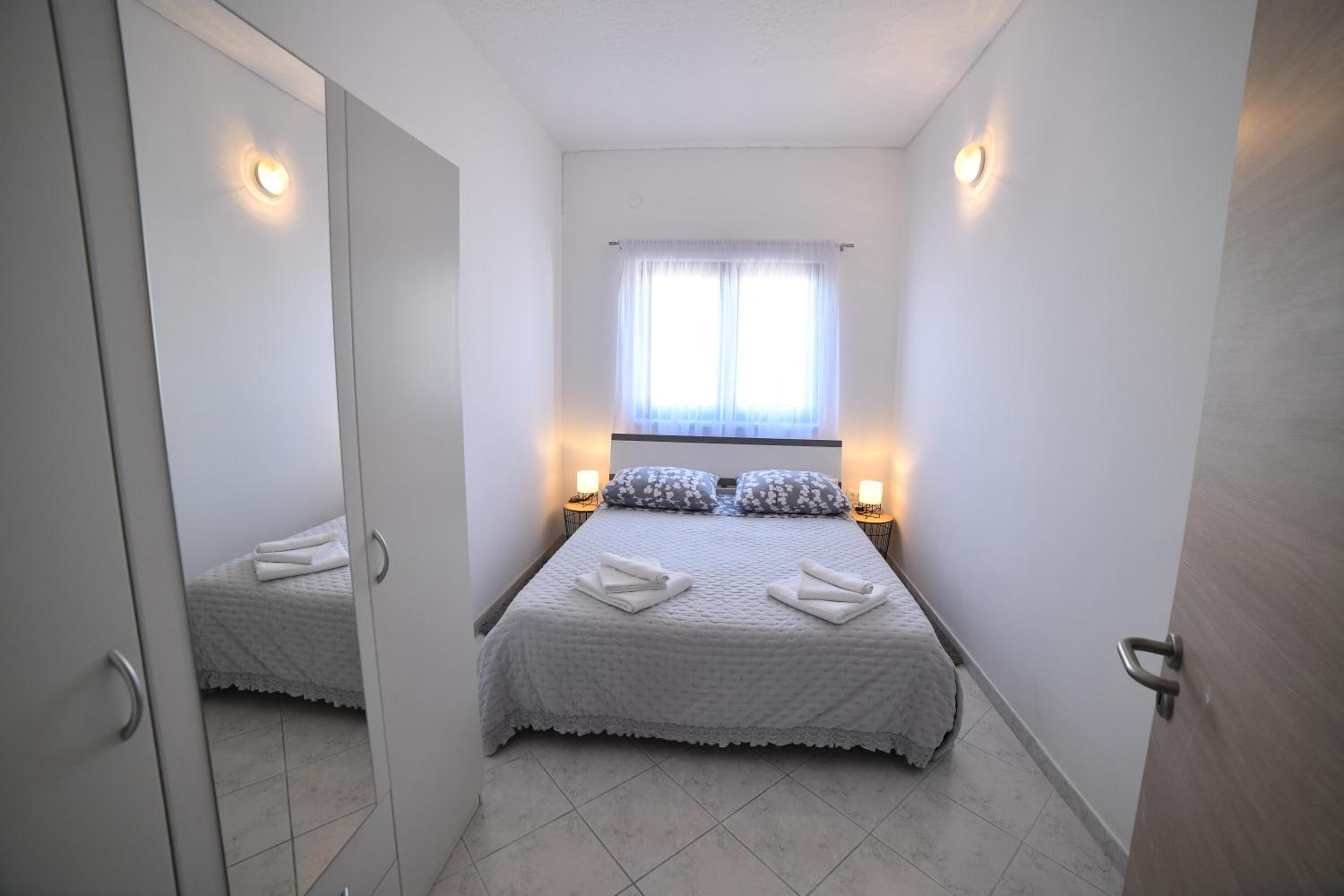 Two-Bedroom Apartment - Photo 2