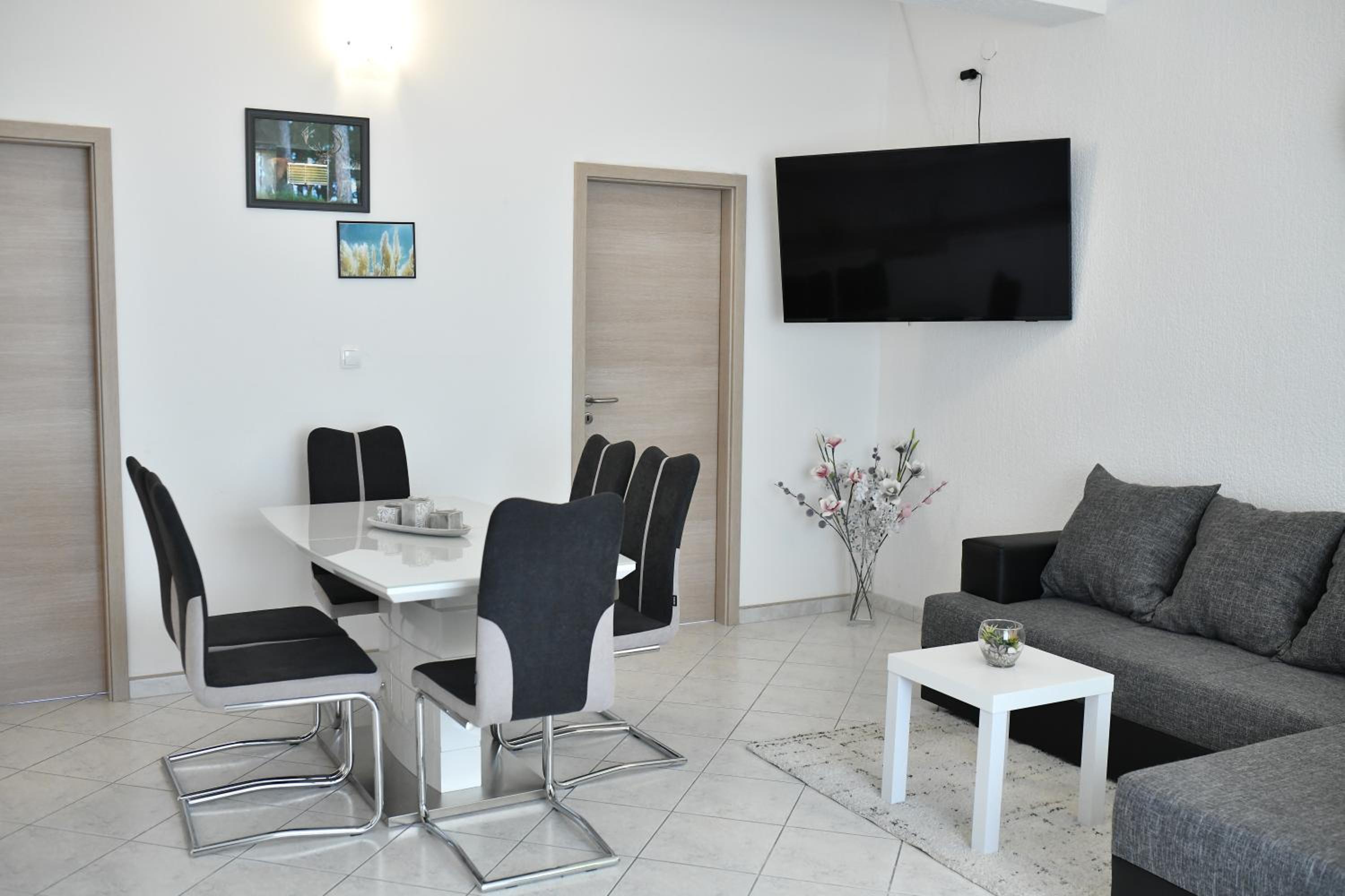 Two-Bedroom Apartment - Photo 36