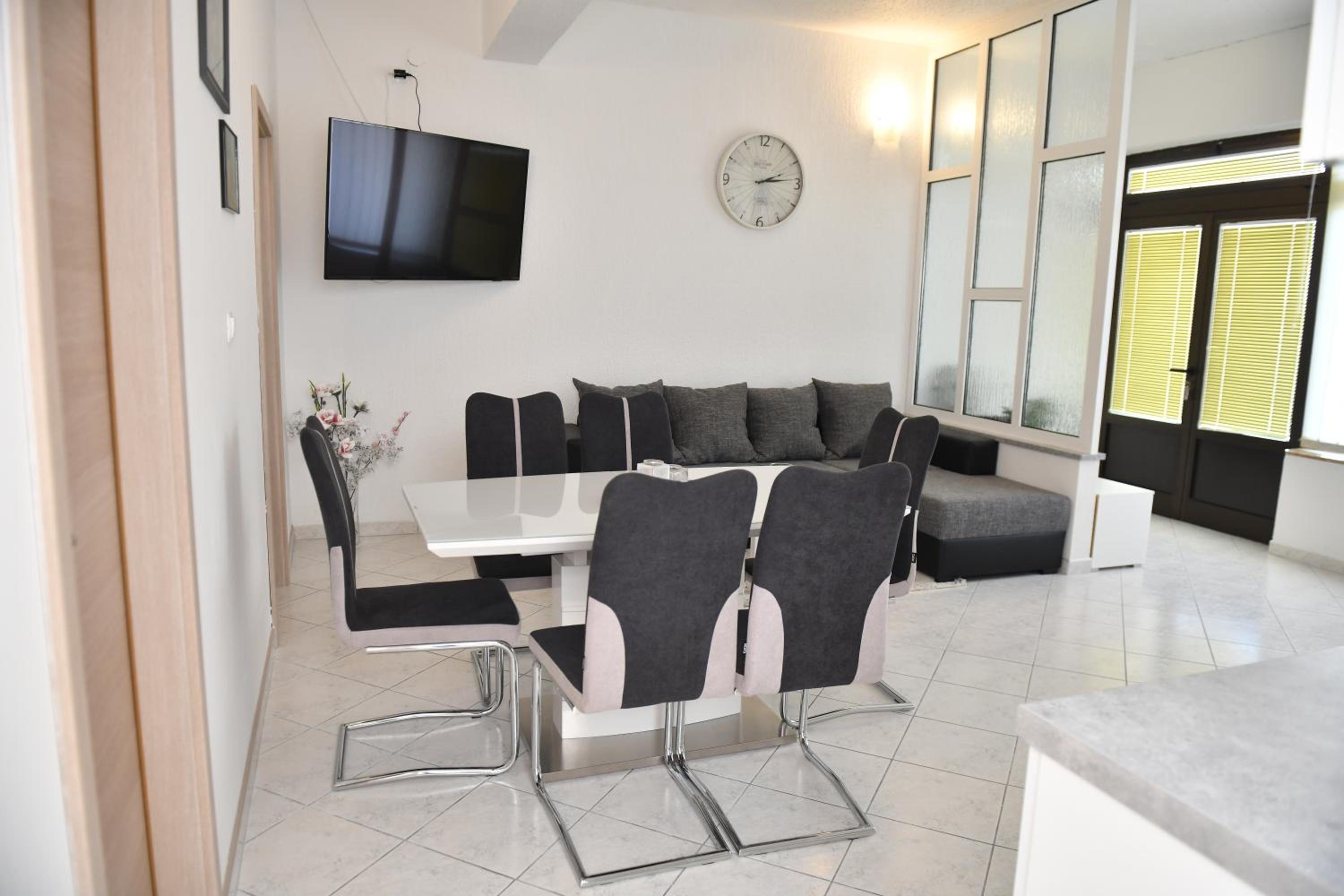 Two-Bedroom Apartment - Photo 11