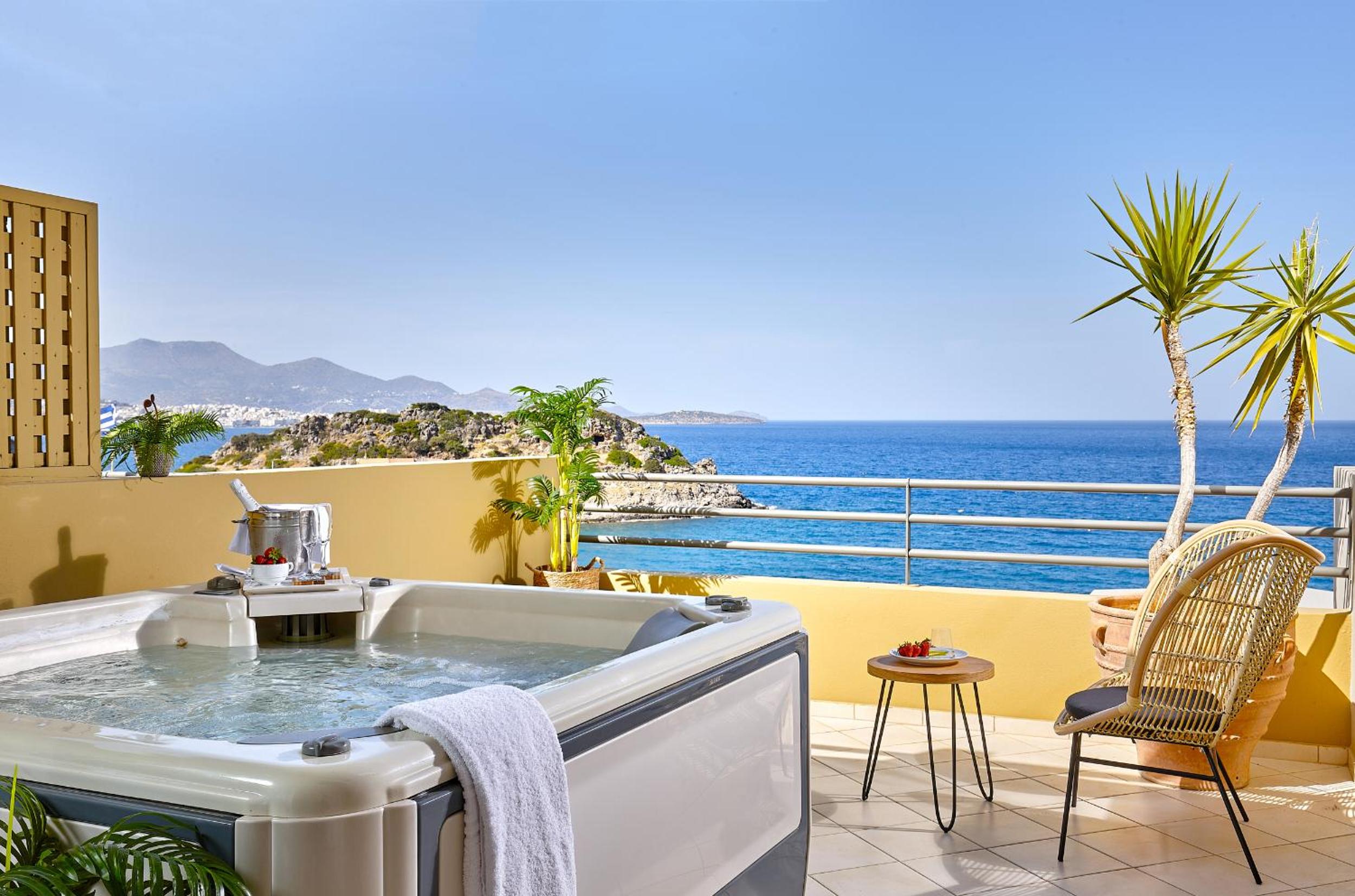 Superior Junior Suite with Sea View and Hot Tub