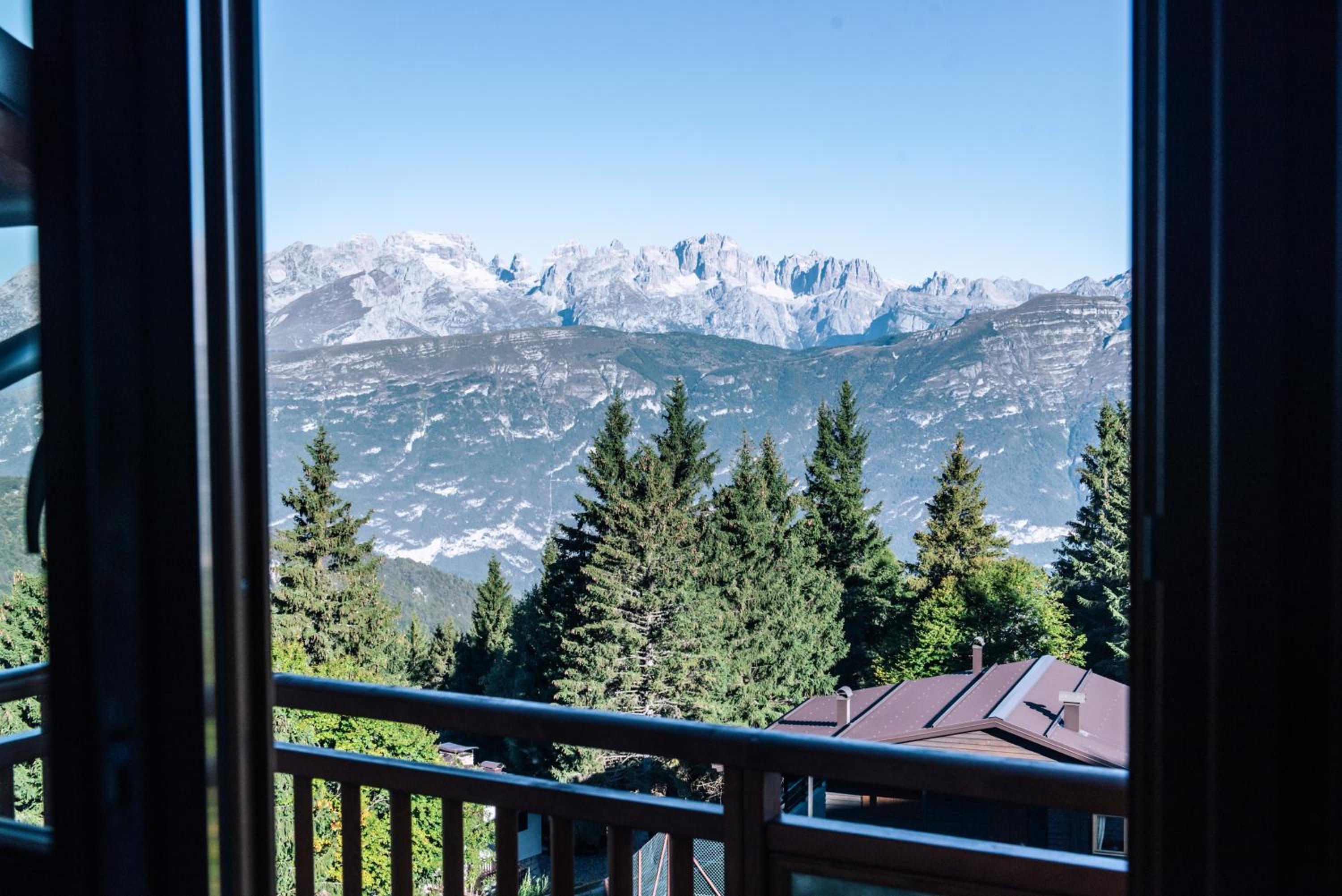 Suite with Mountain View - Photo 10