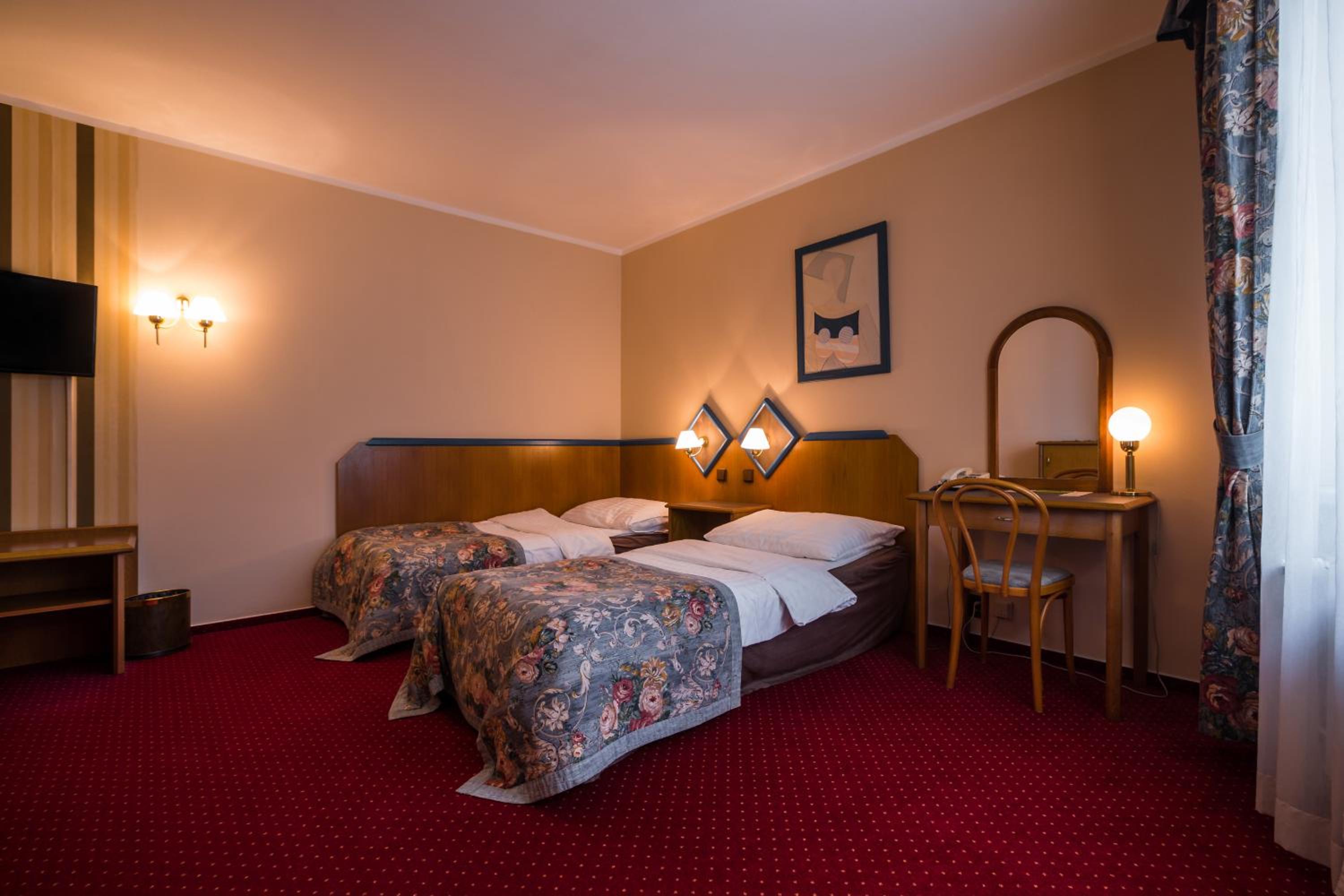 Double or Twin Room - Photo 1