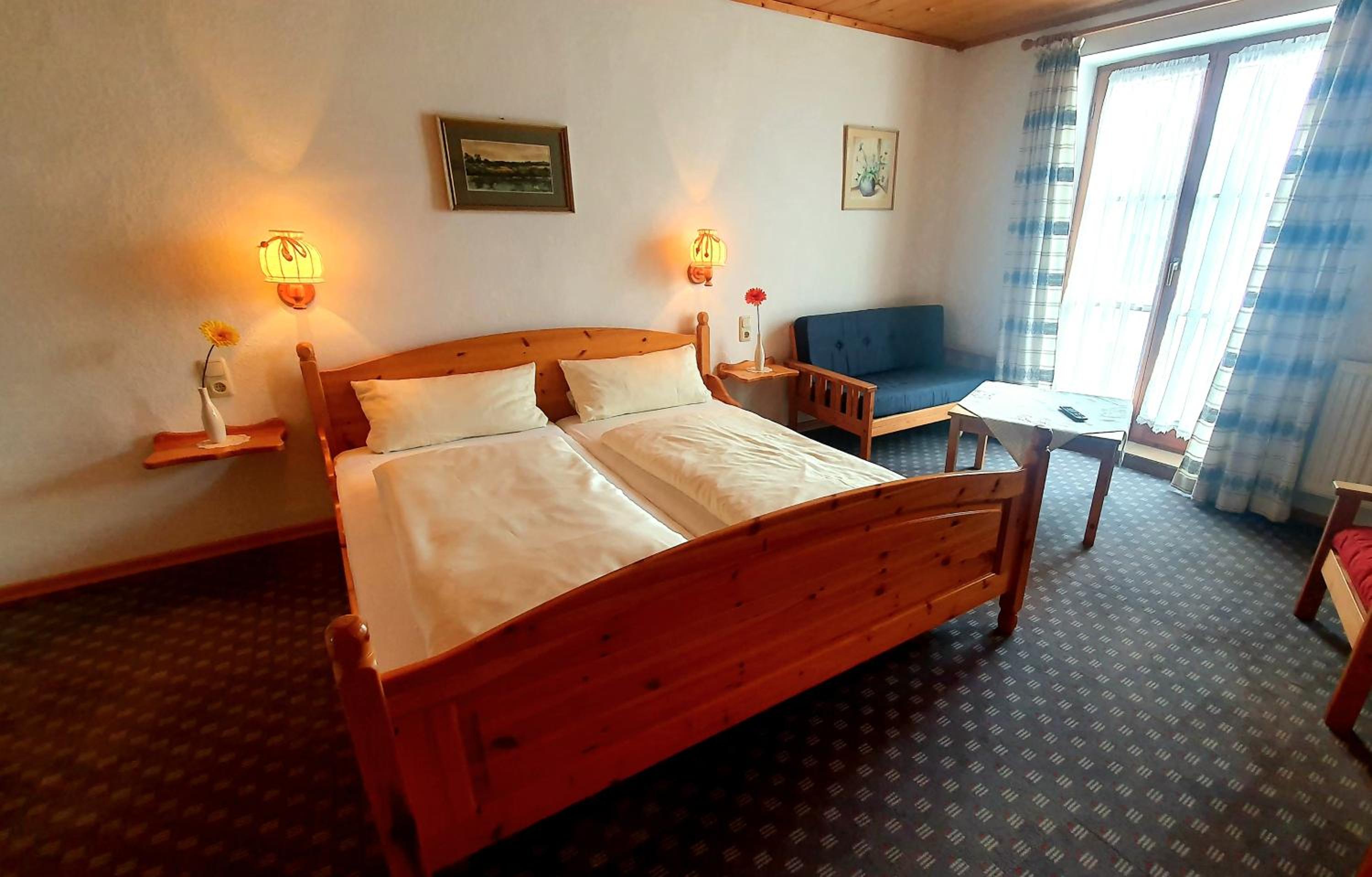 Double Room with Private Bathroom - Photo 4