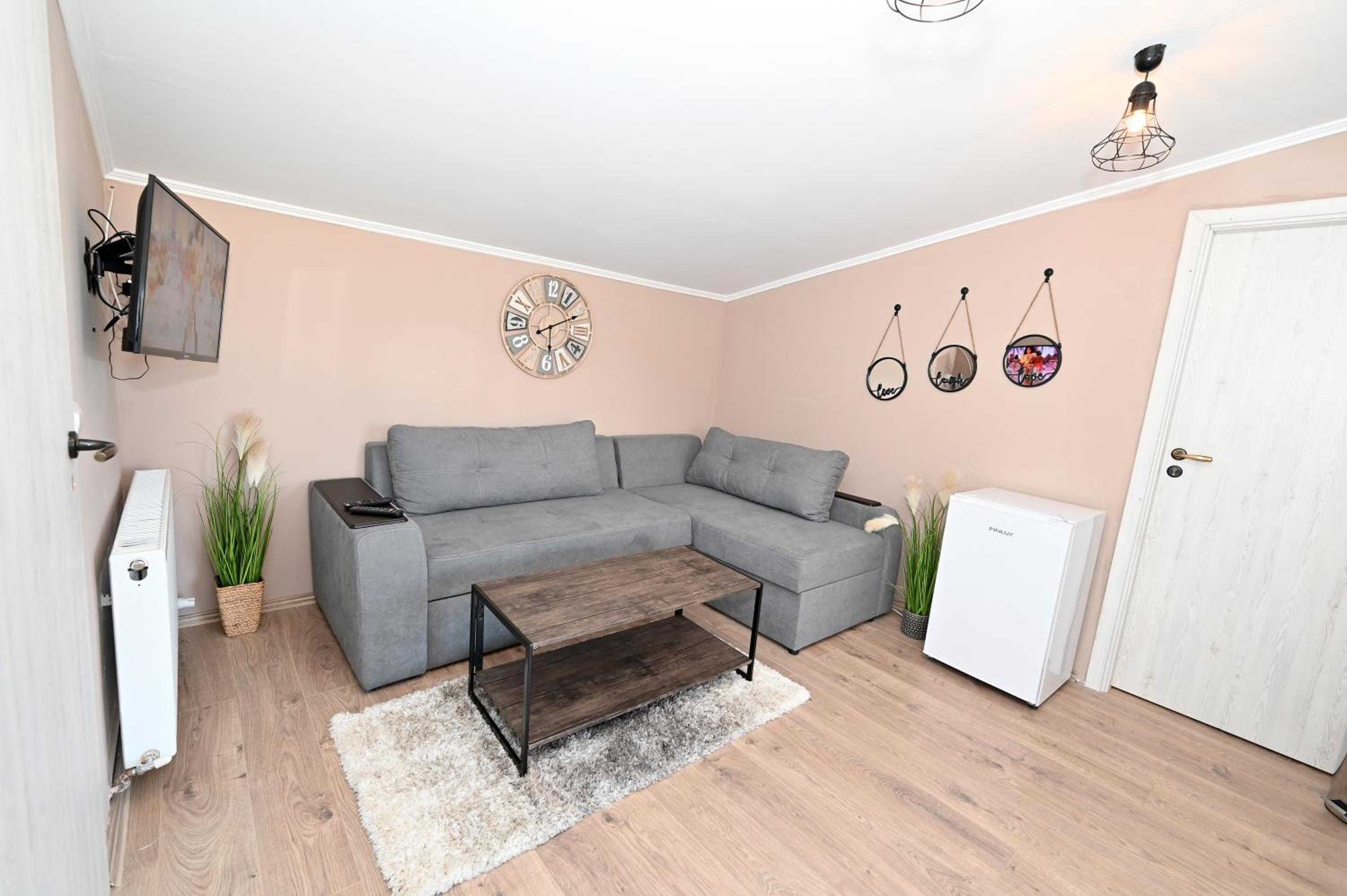 Bungalow photo 1