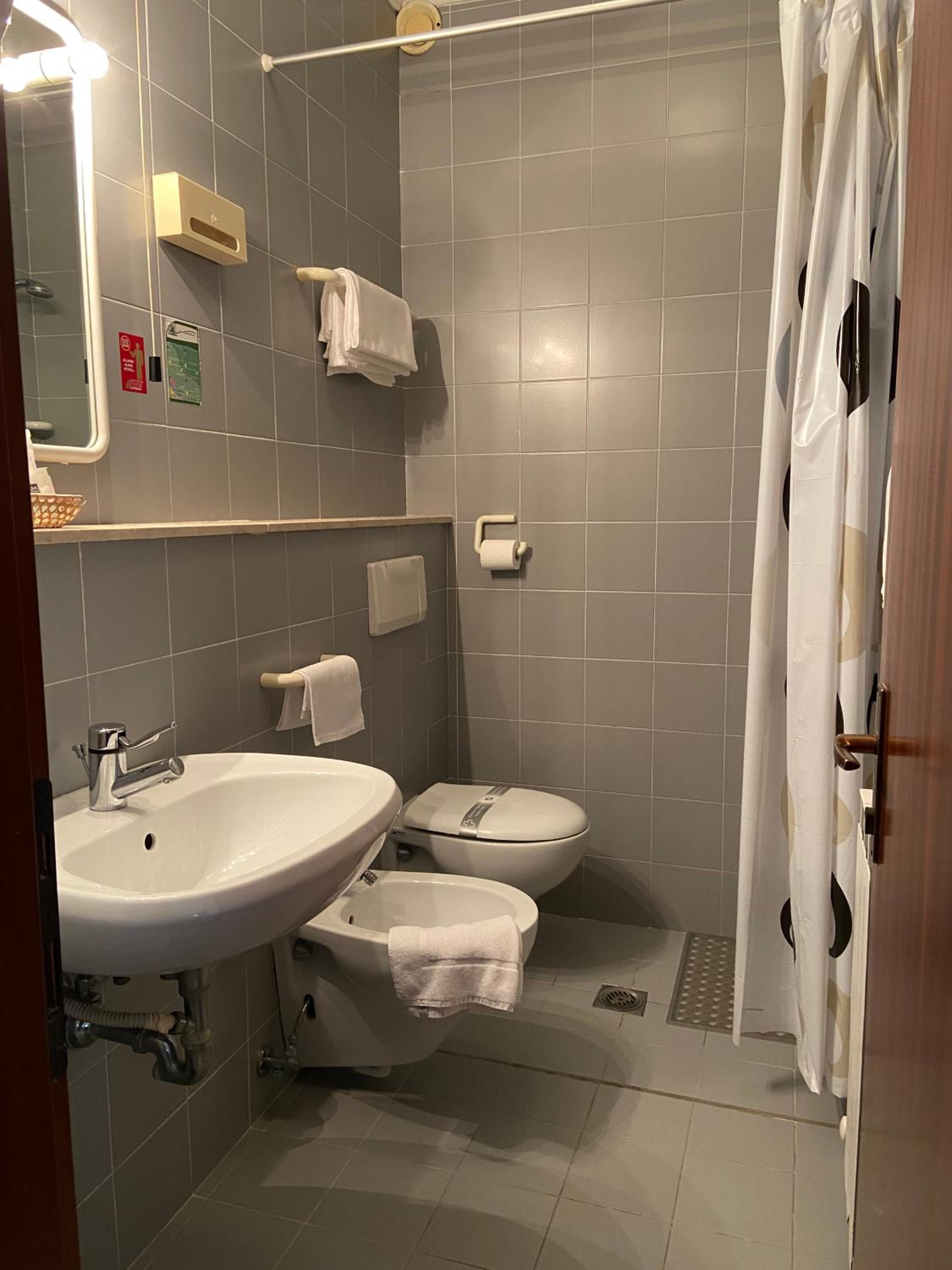 Economy Double Room - Photo 2