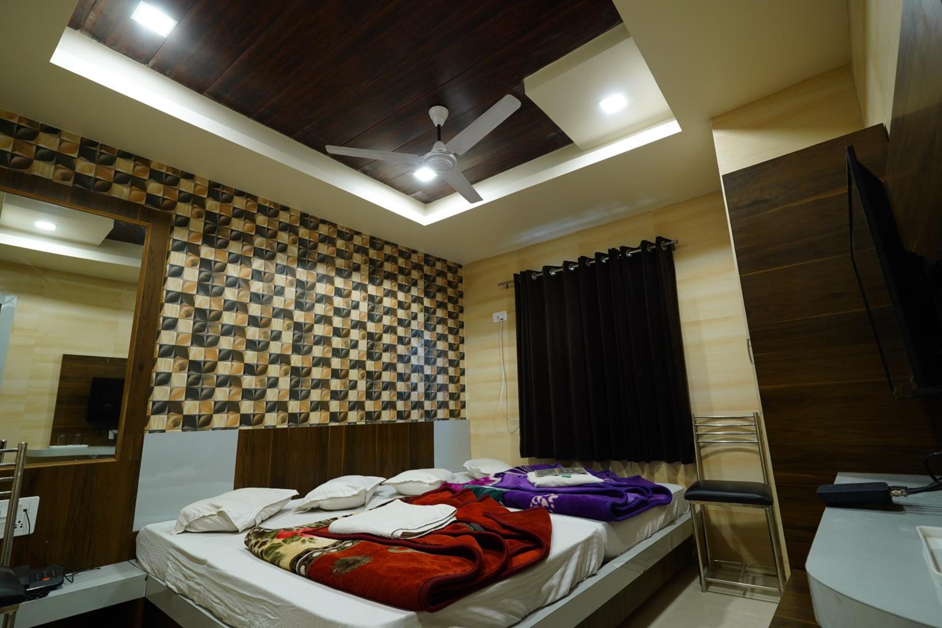 Deluxe Family Room photo 2