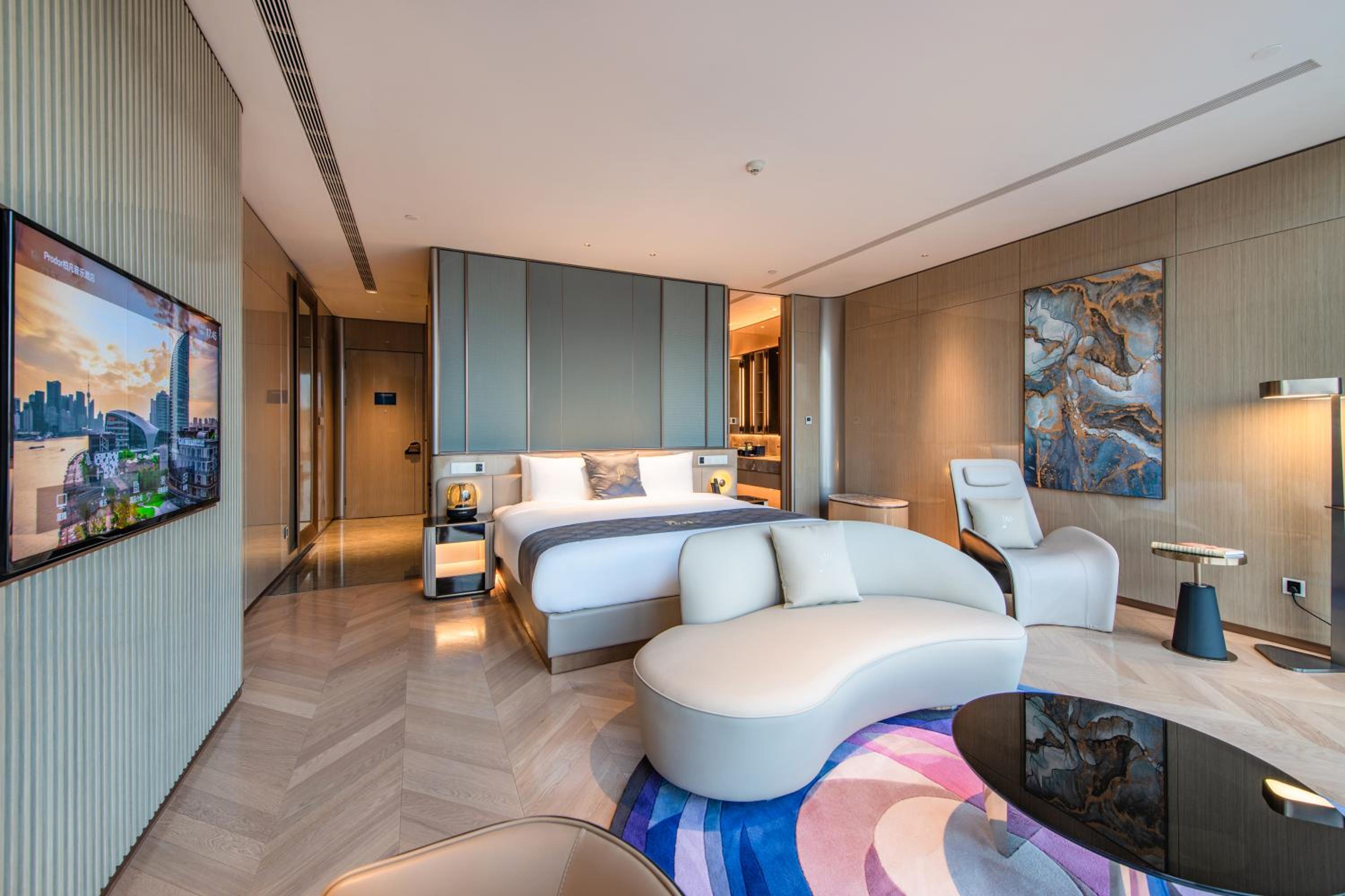 Deluxe River View King Room