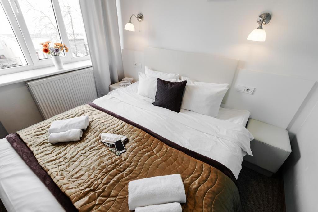 Standard Twin Room - Photo 4
