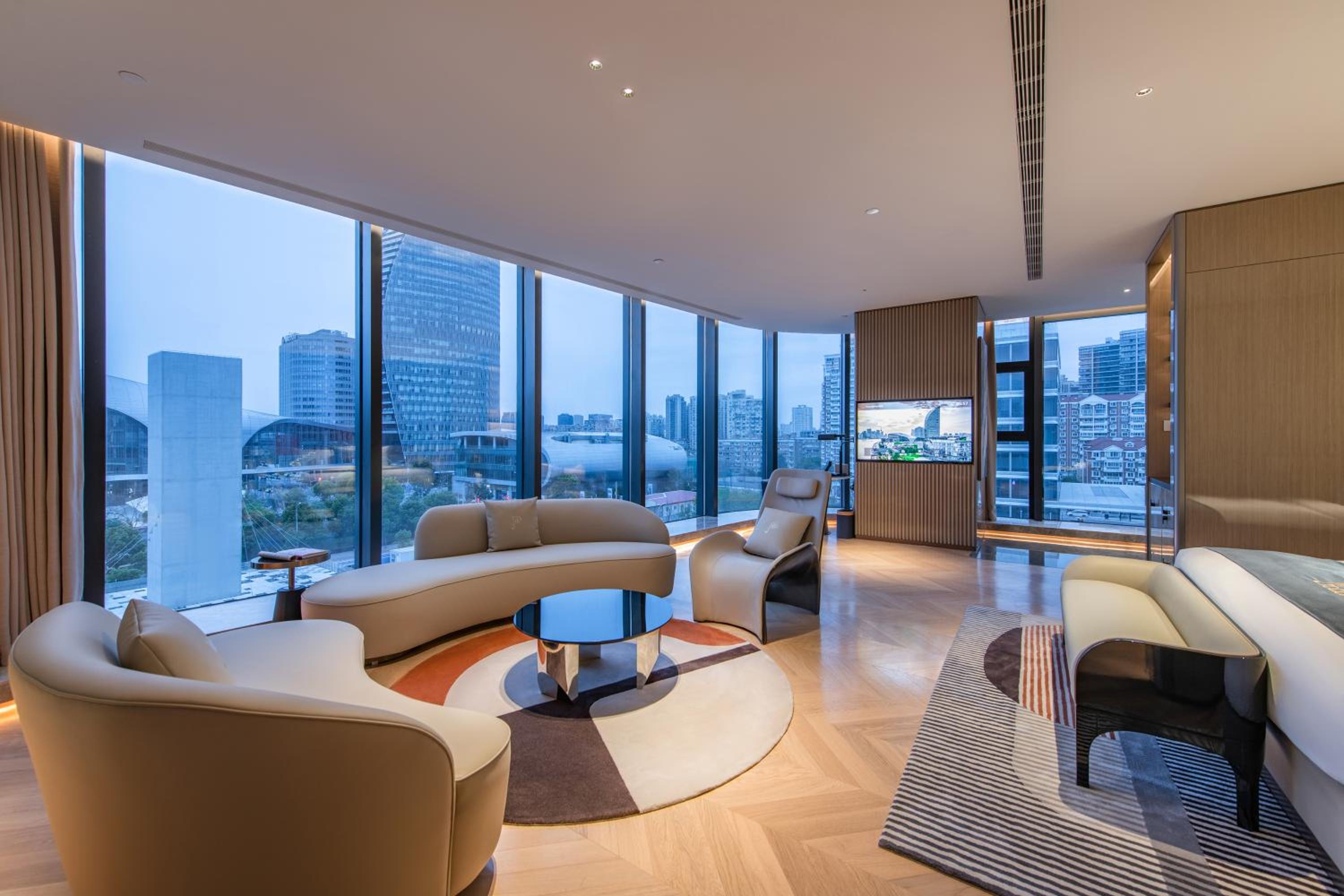 Deluxe River View Suite