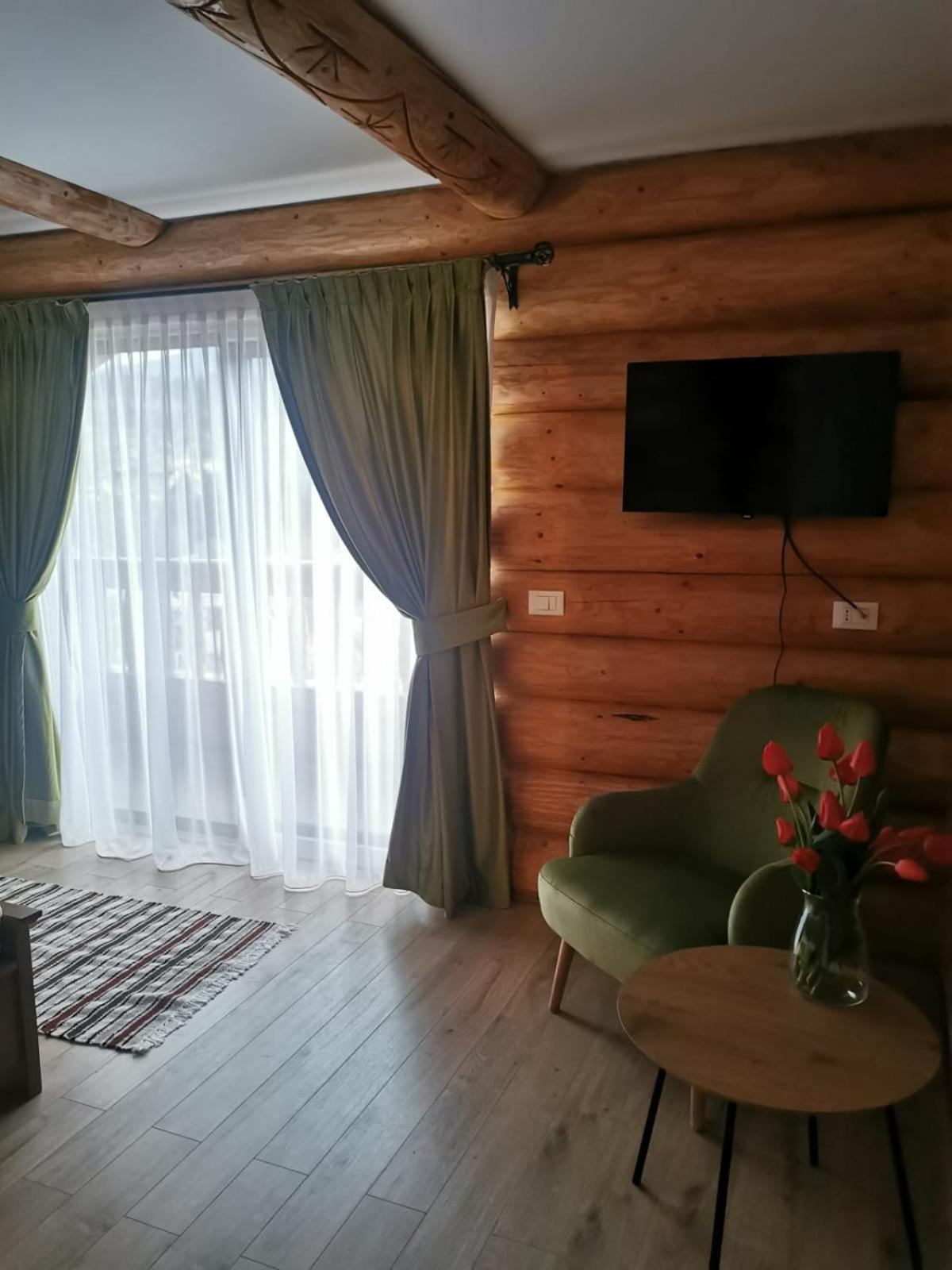 Three-Bedroom Chalet photo 1