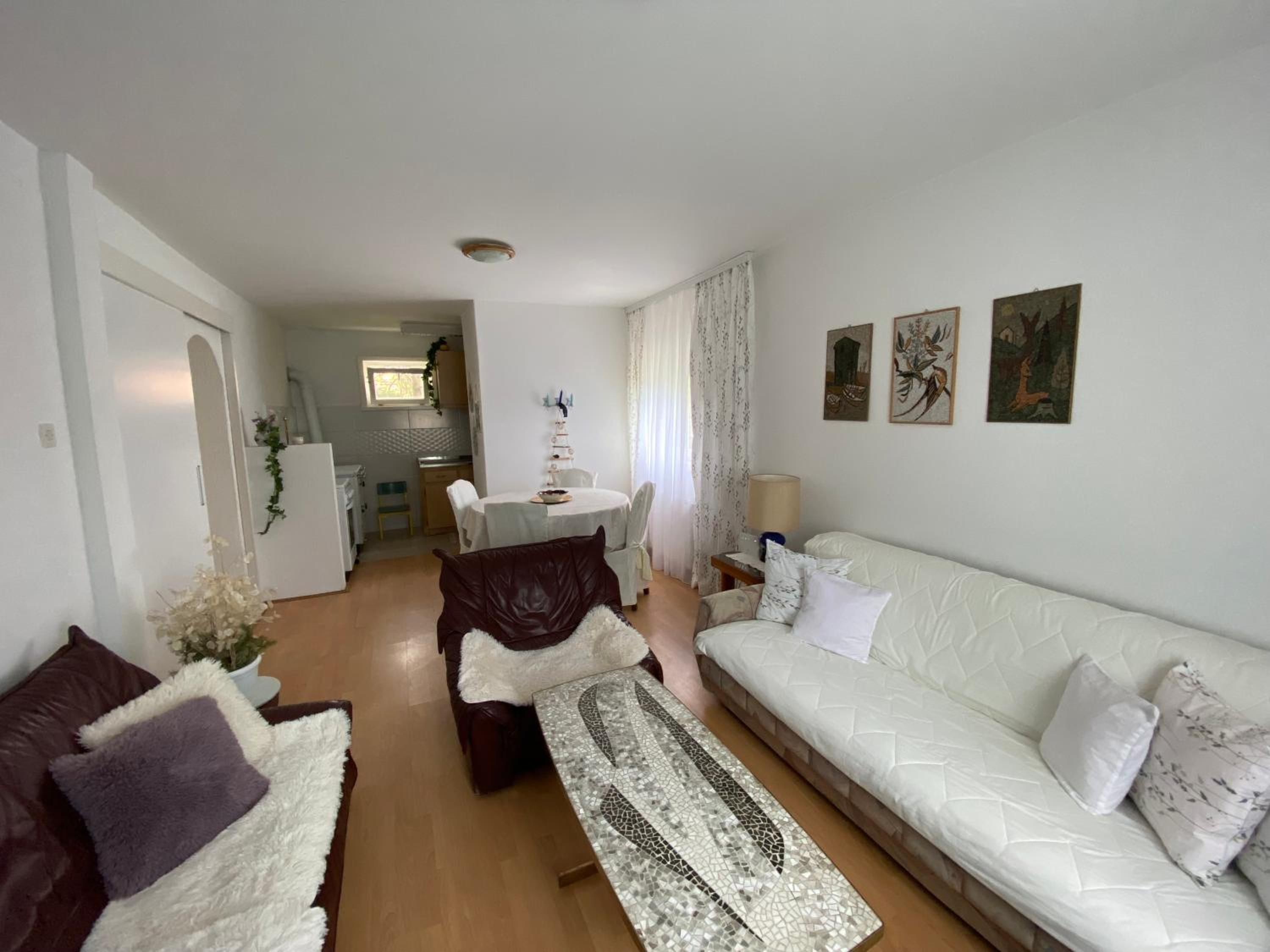 One-Bedroom House photo 3