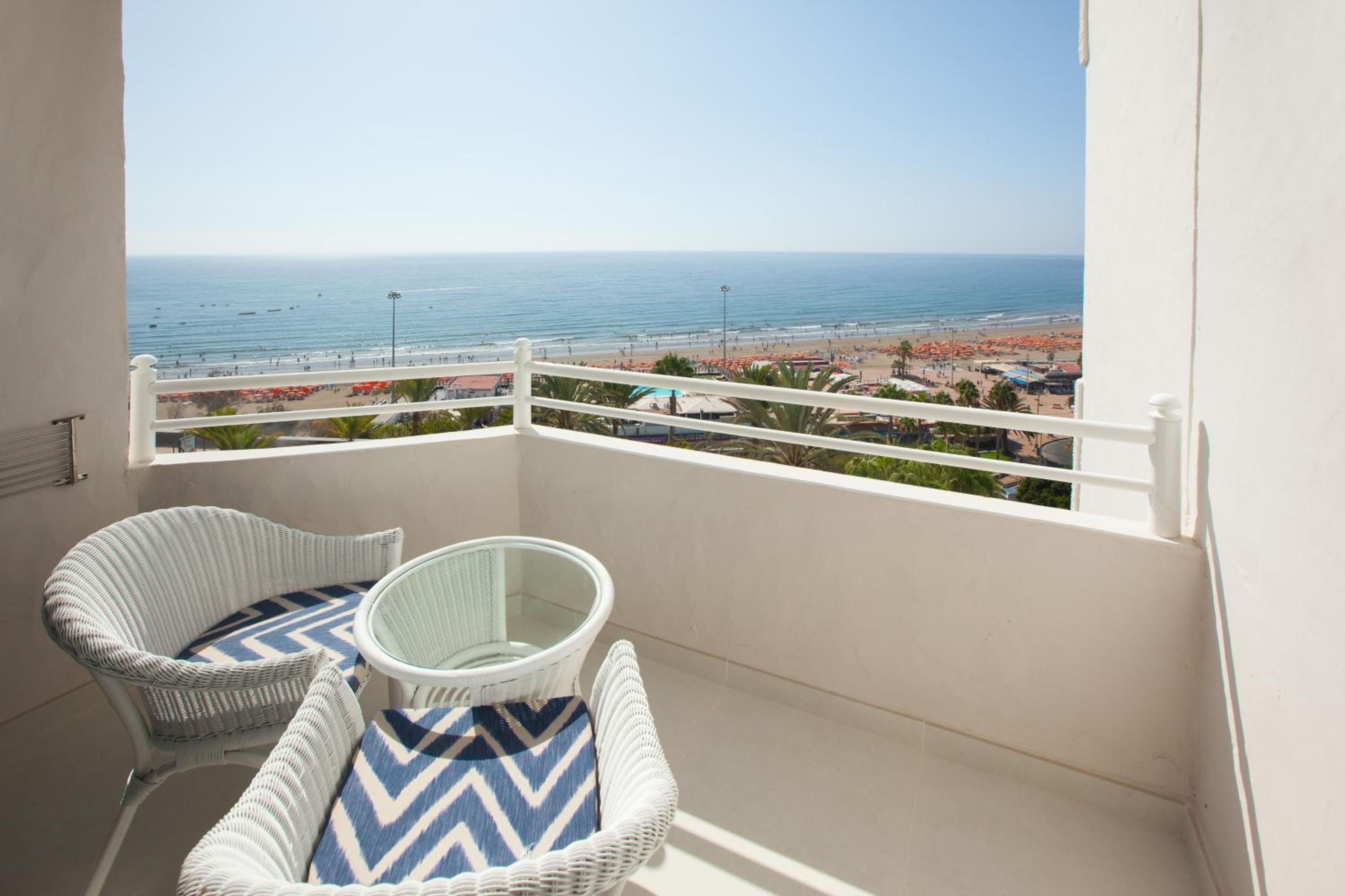 Deluxe Double Room with View - Photo 4