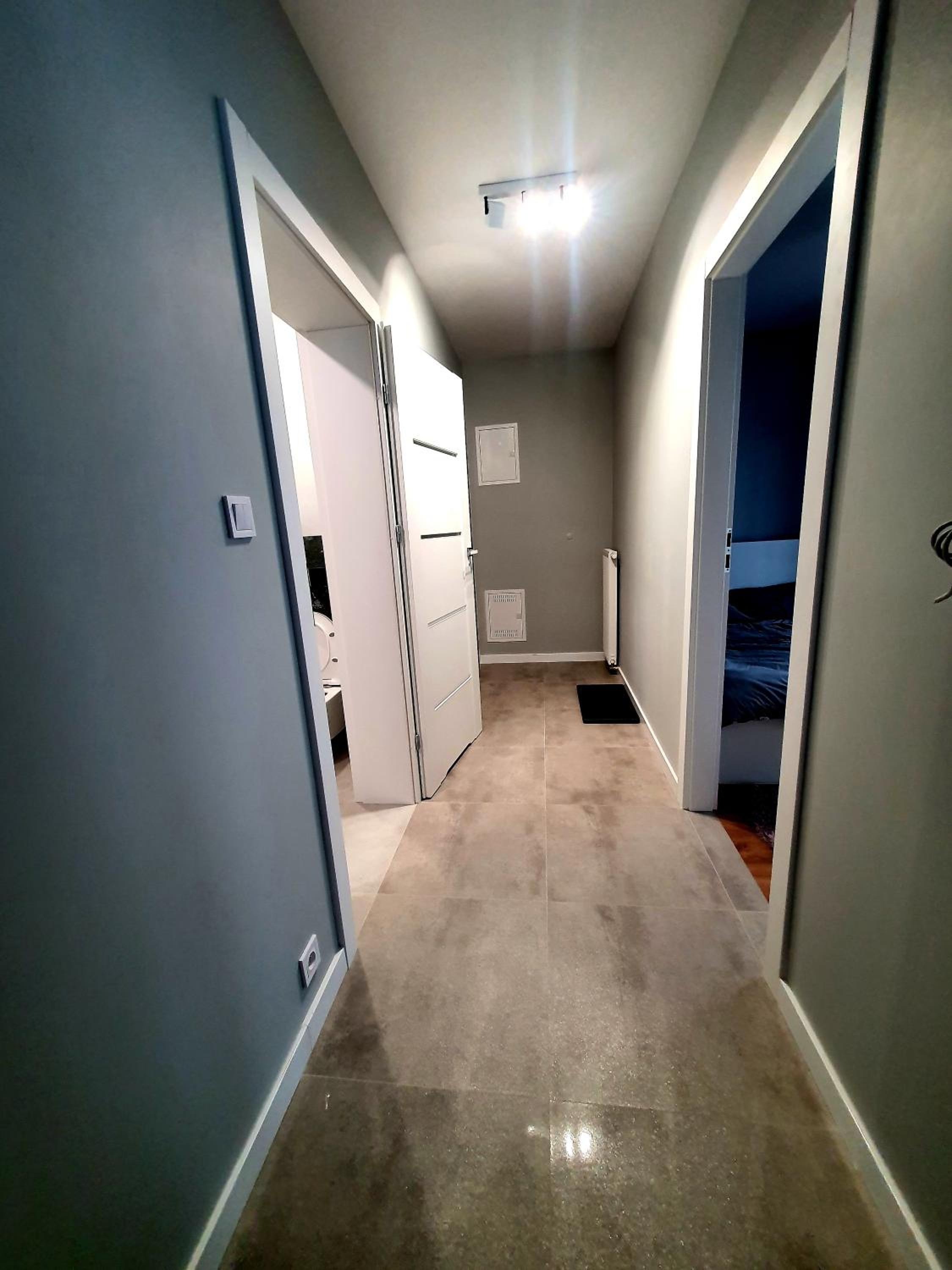 One-Bedroom Apartment - Photo 12