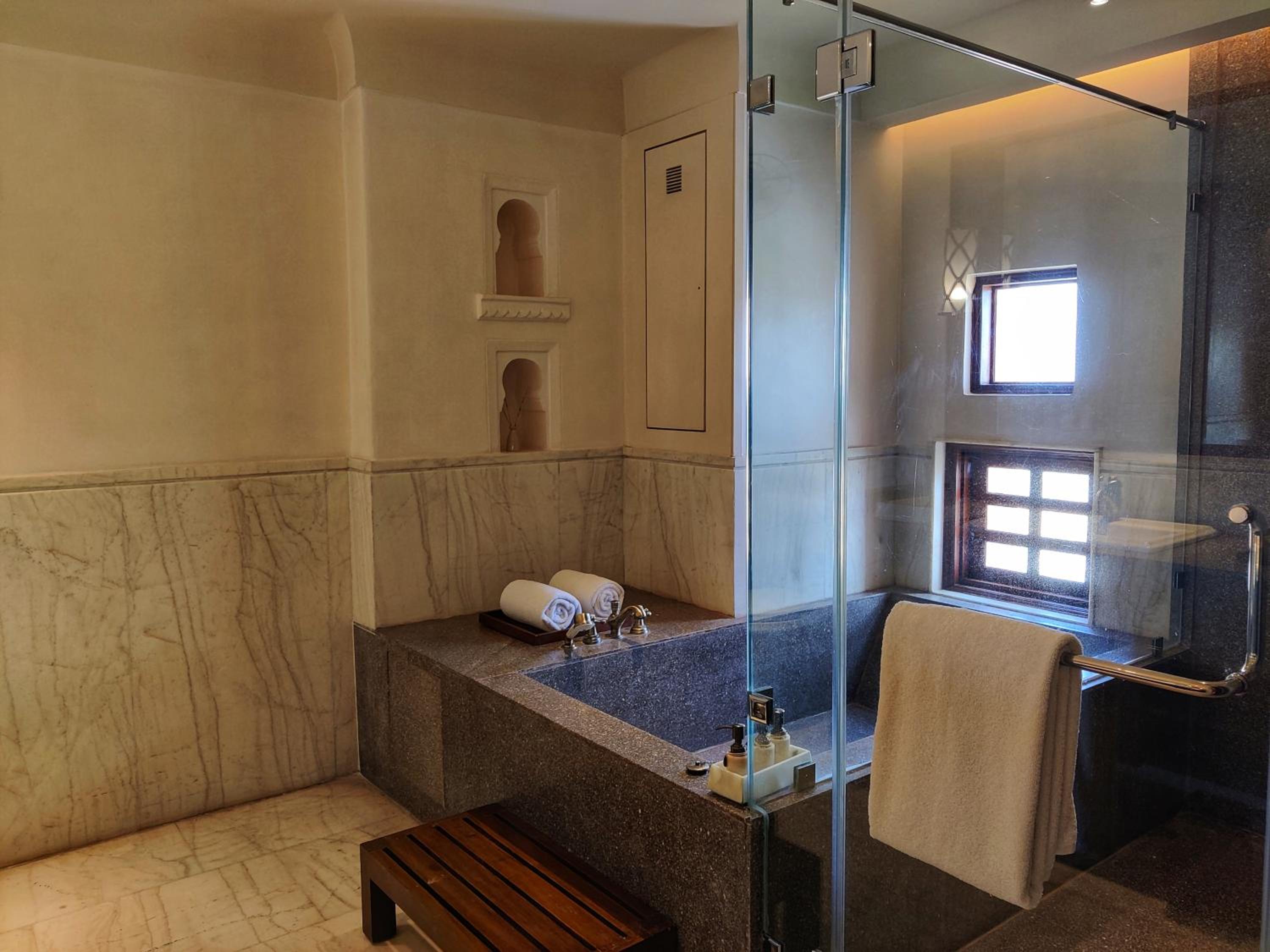 Royal King Suite