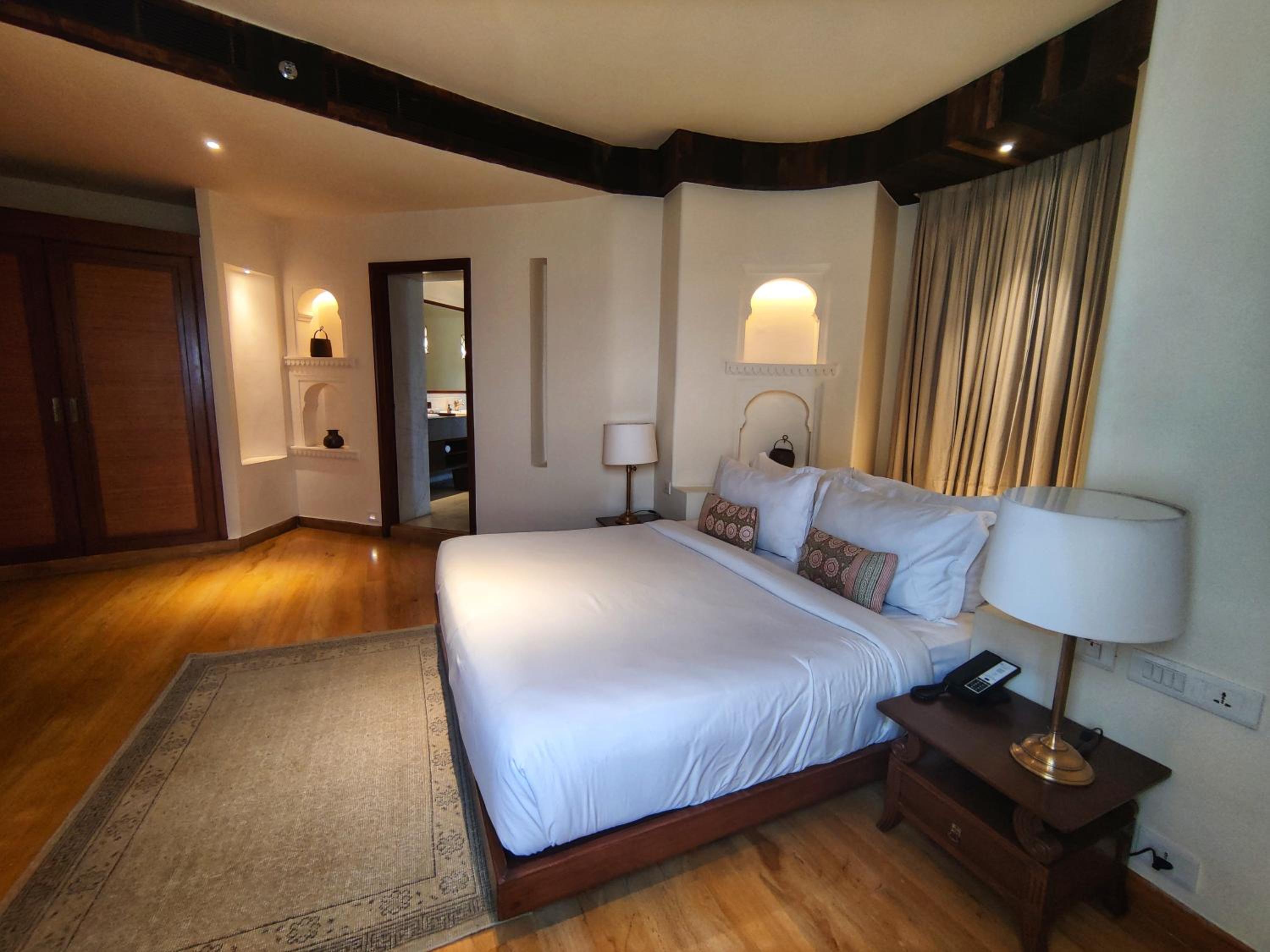 Royal King Suite
