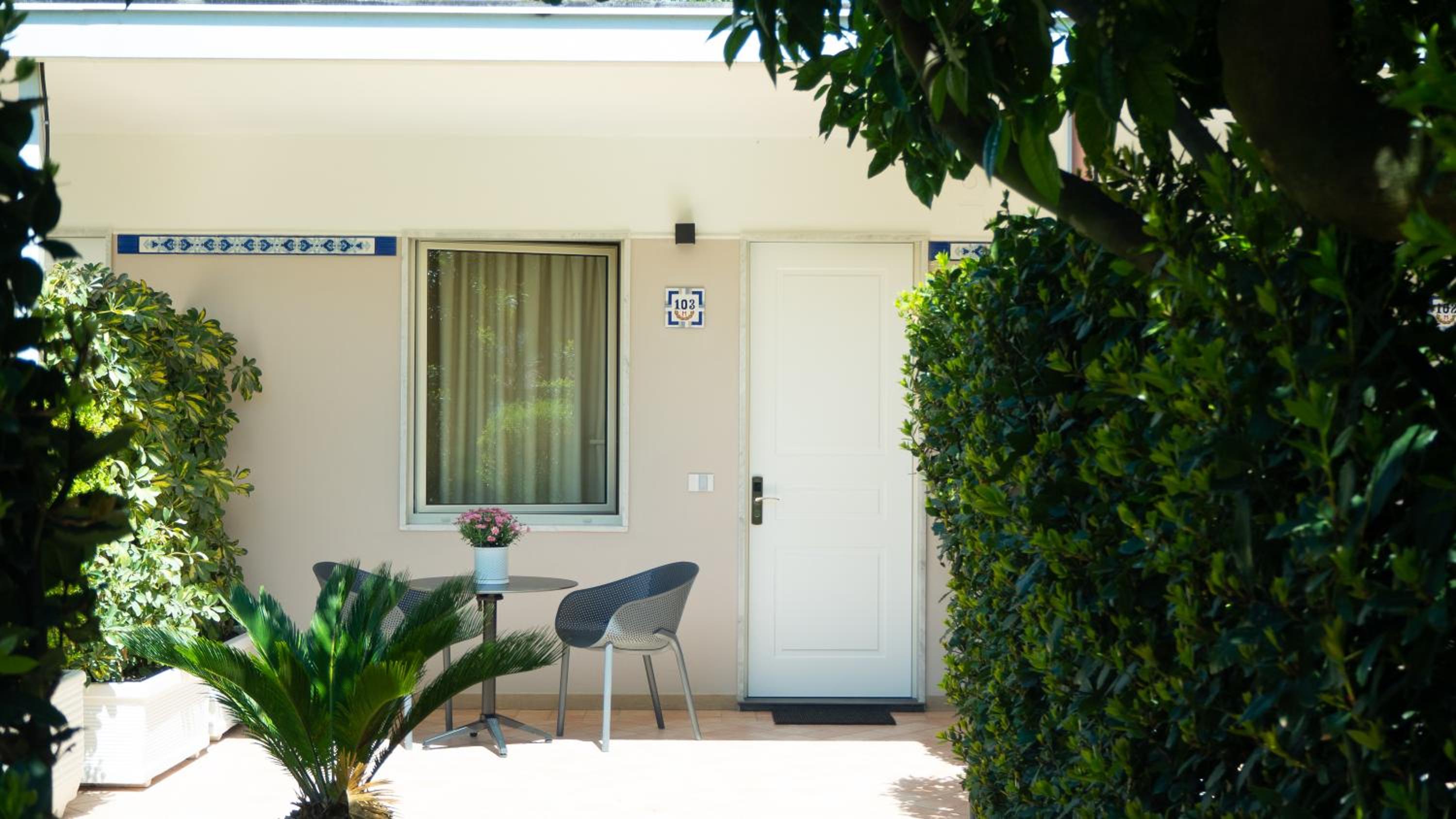 Superior Double Room with Patio photo 3