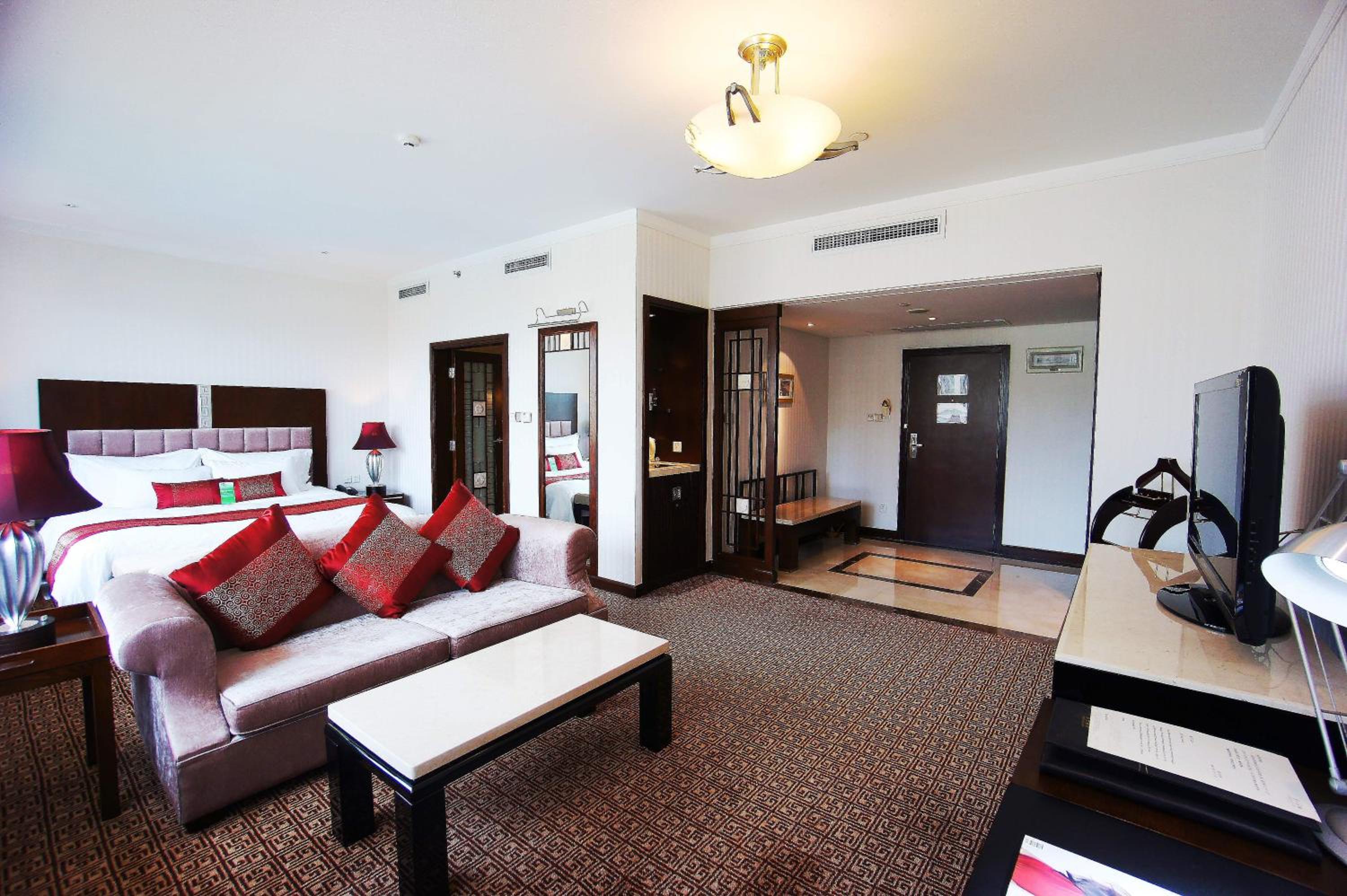 Non Smoking - Premier Twin Room thumbnail 5
