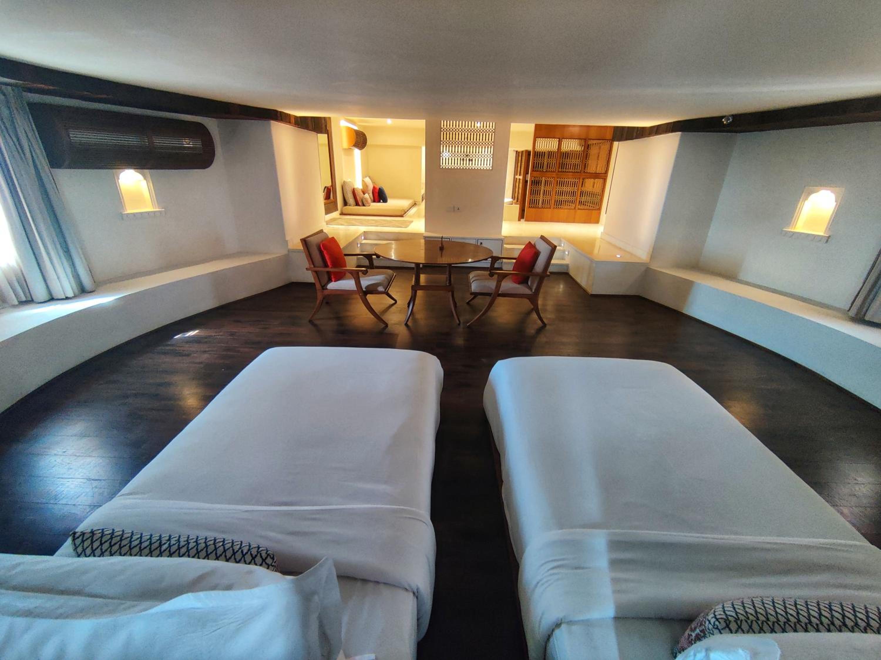 Royal Twin Suite
