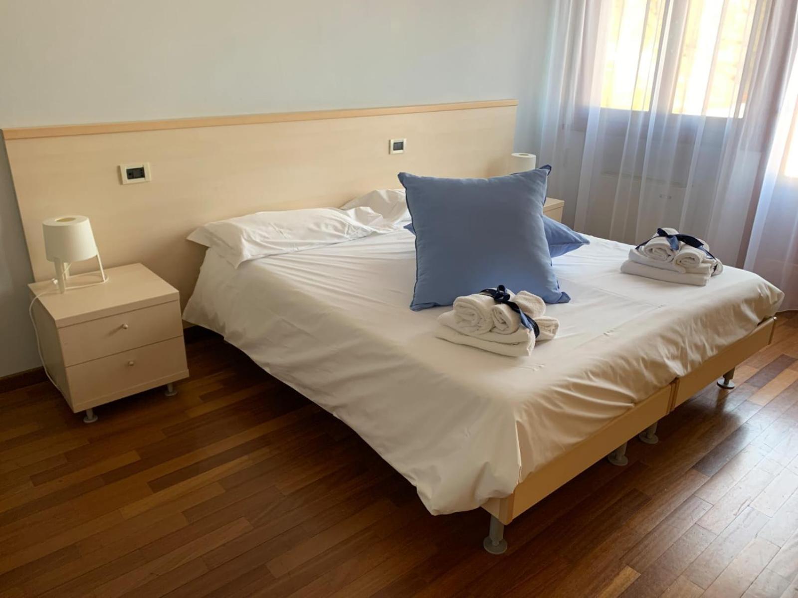 Triple Room with Private Bathroom - Photo 7