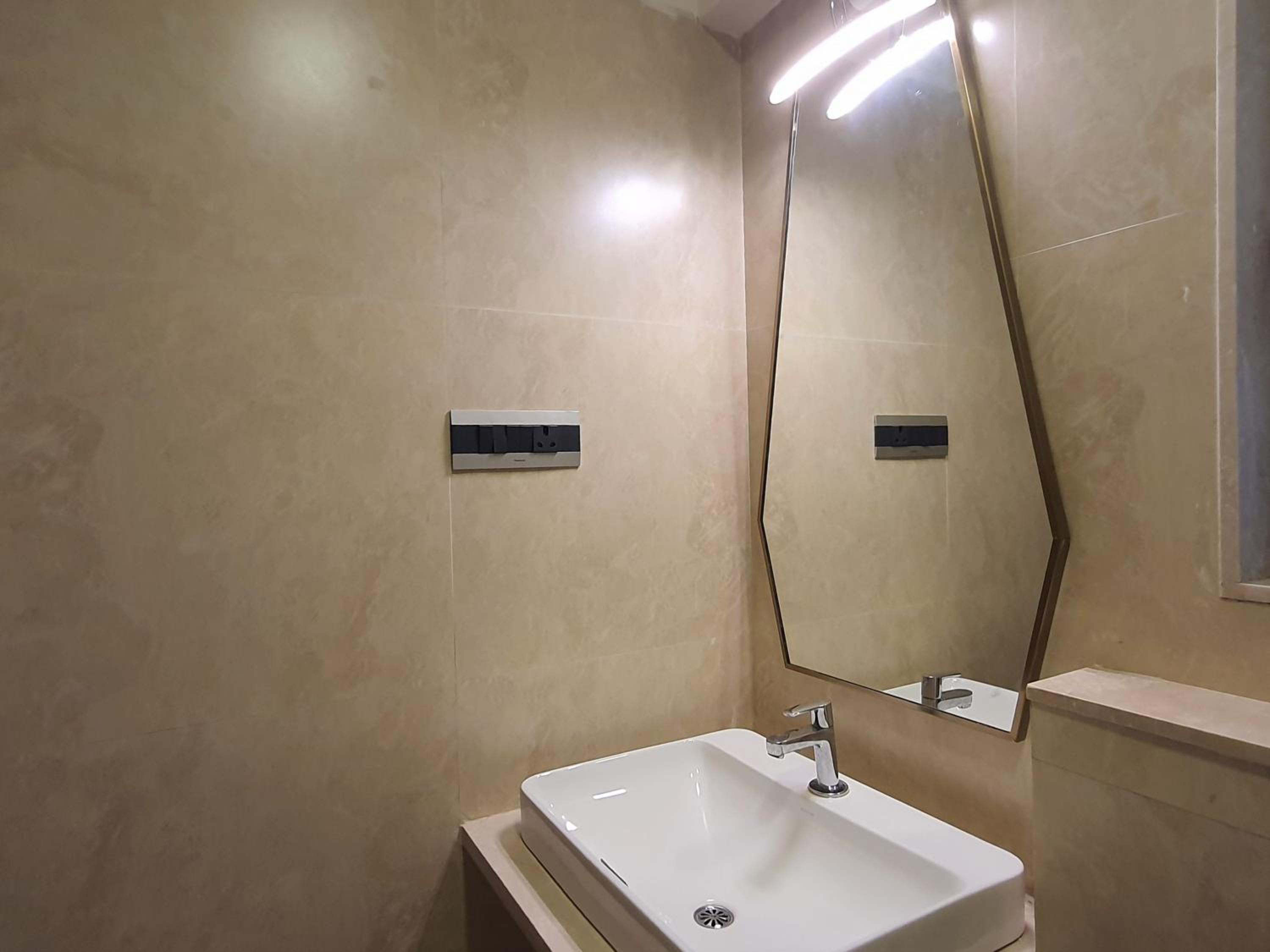 One-Bedroom Apartment - Photo 19