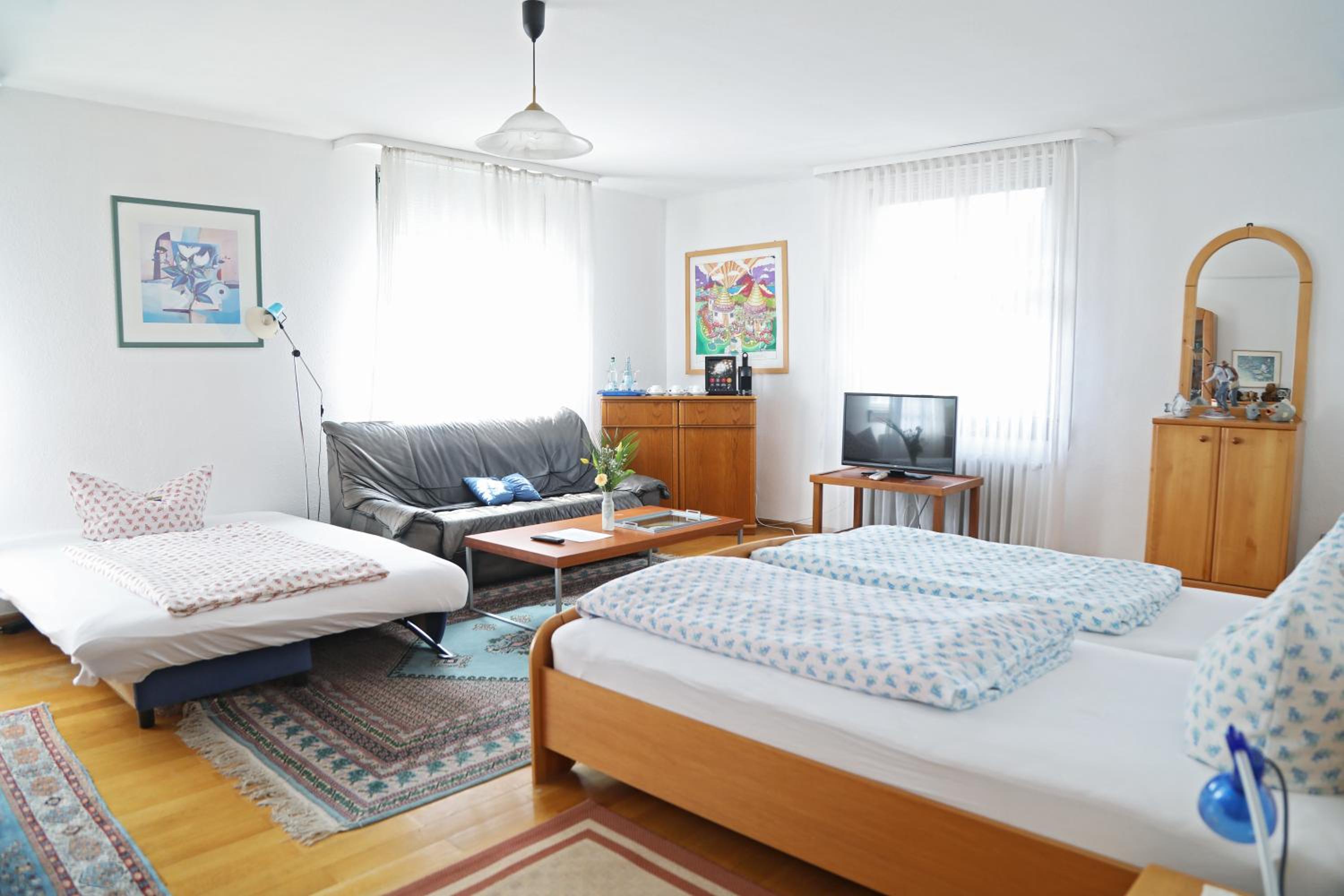 Family Room - Photo 5