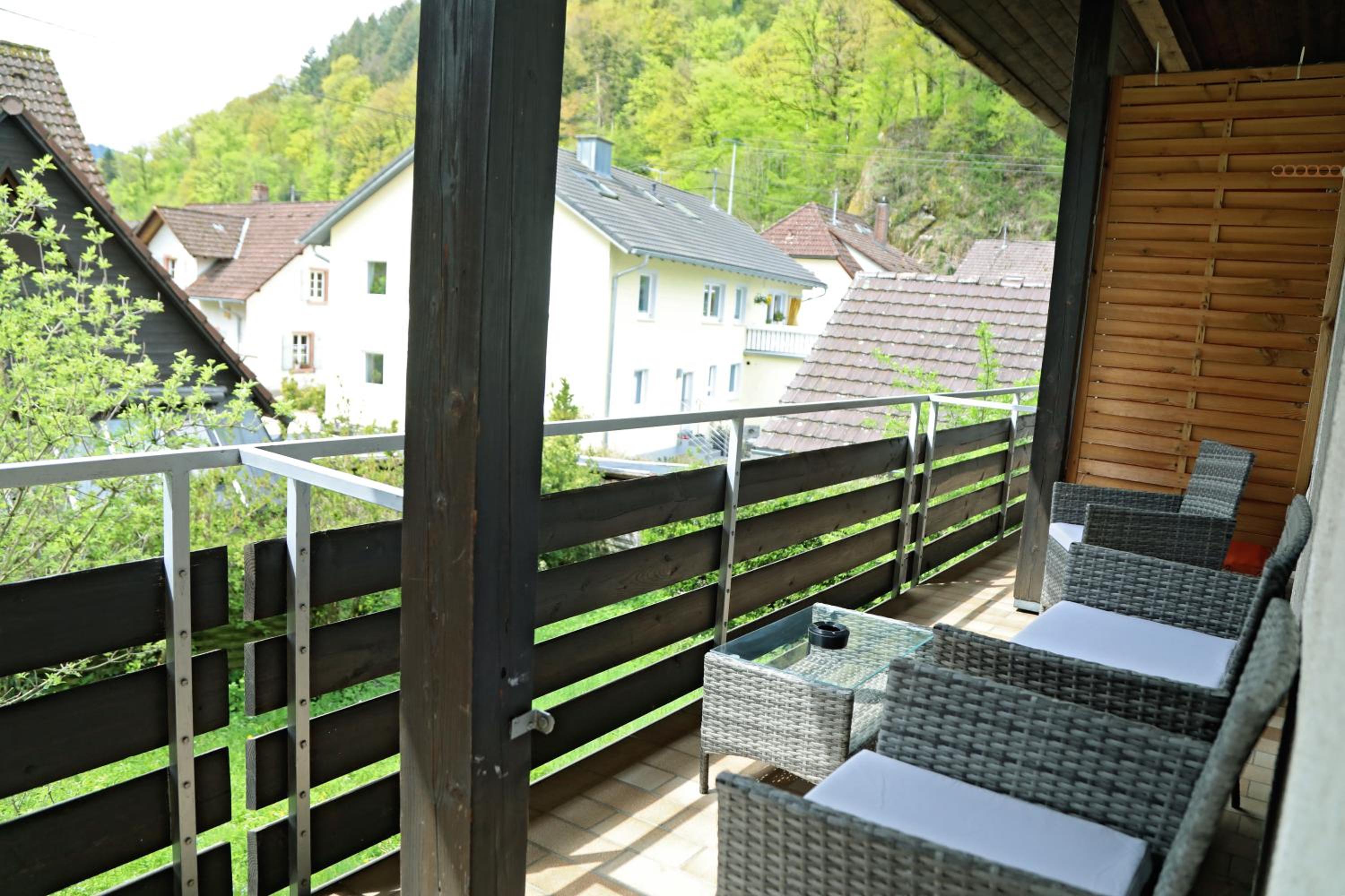 Deluxe Double Room with Balcony - Photo 15