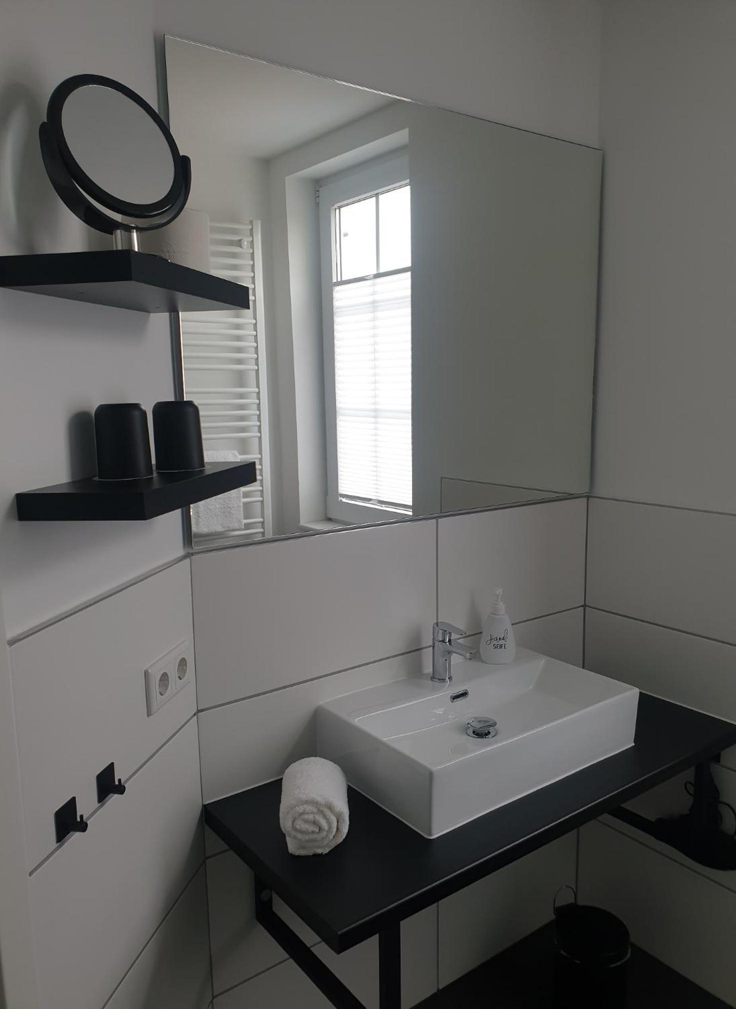 Double Room - Photo 3