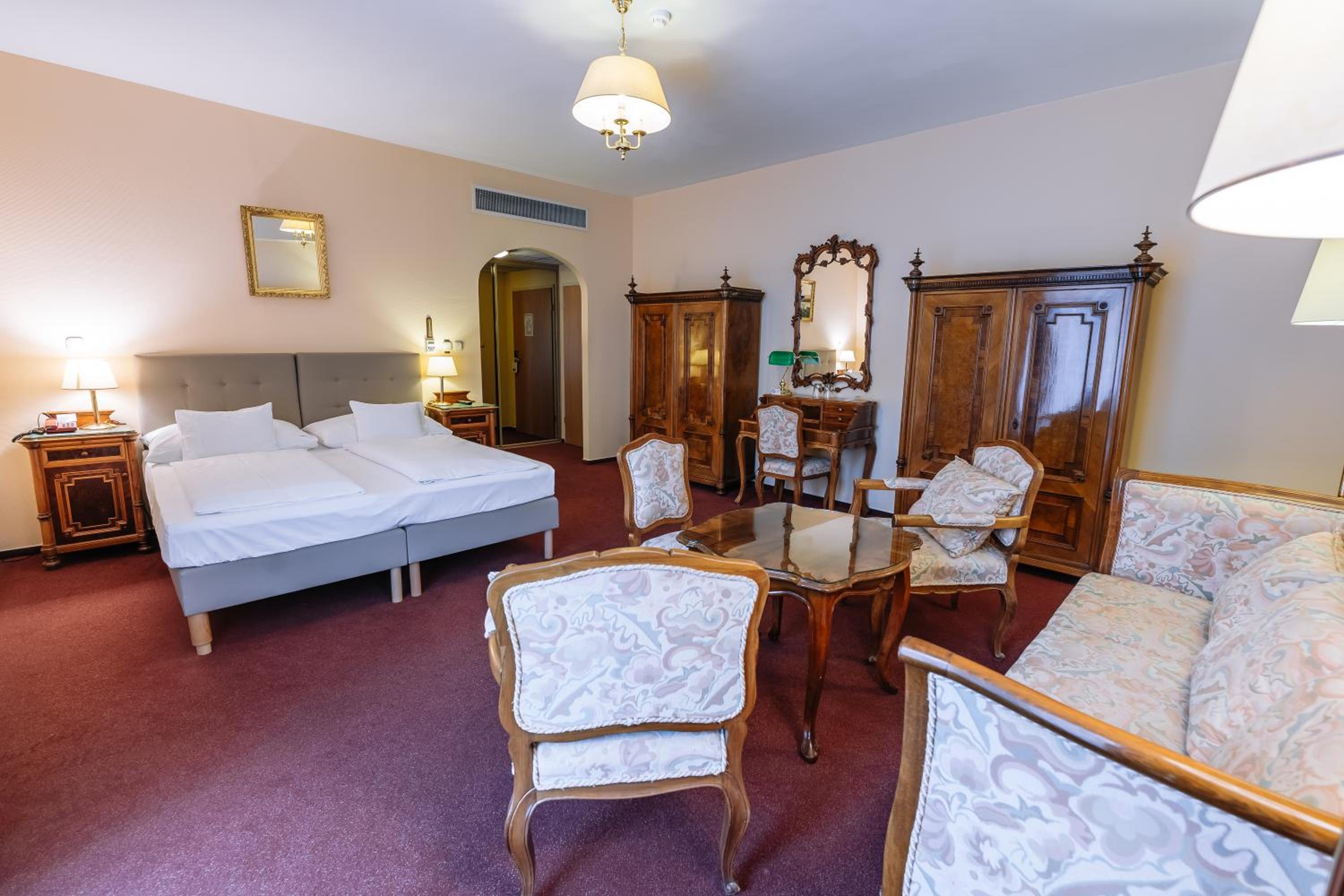 Junior Suite with Balcony photo 2
