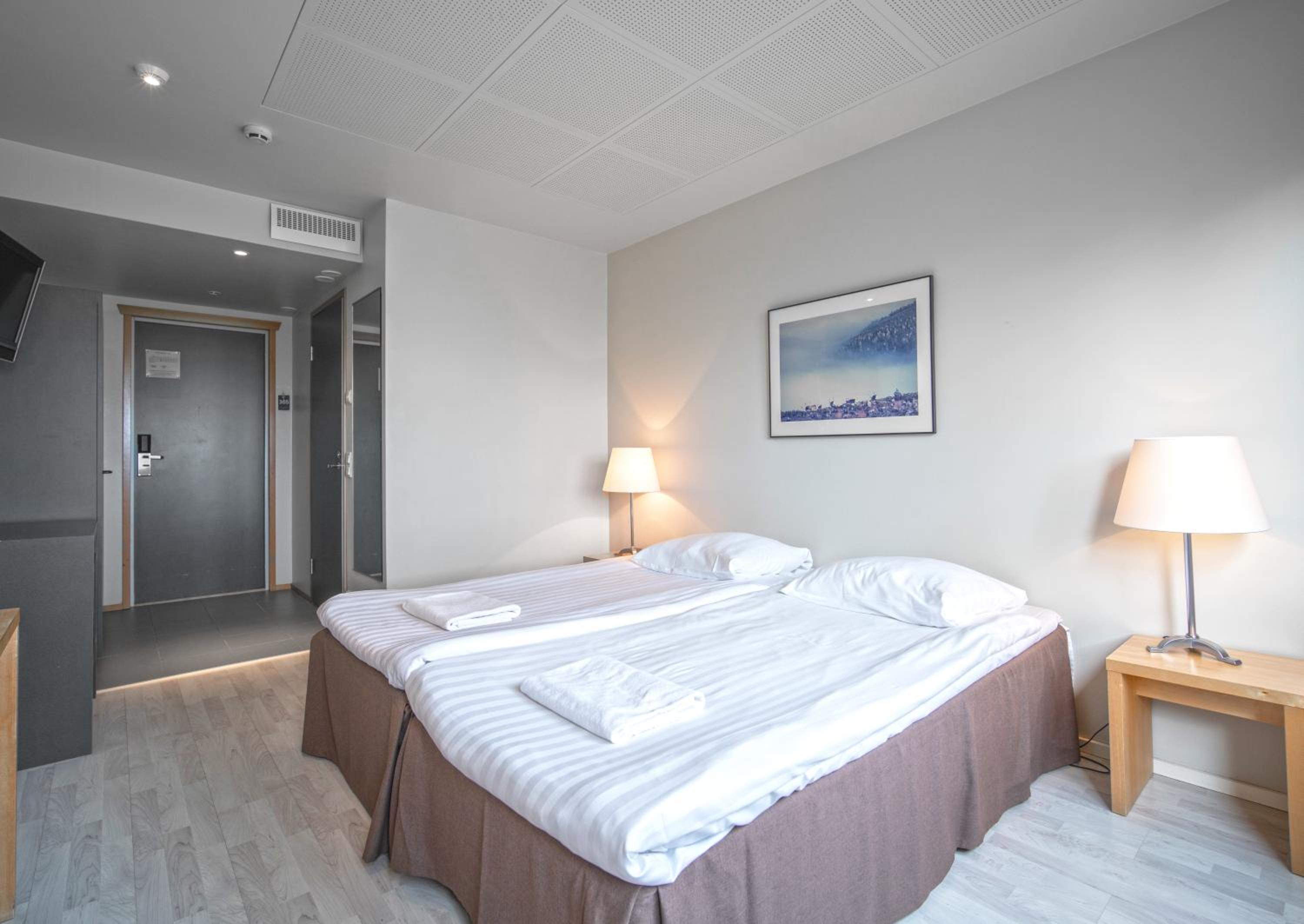 Standard Twin Room - Photo 3