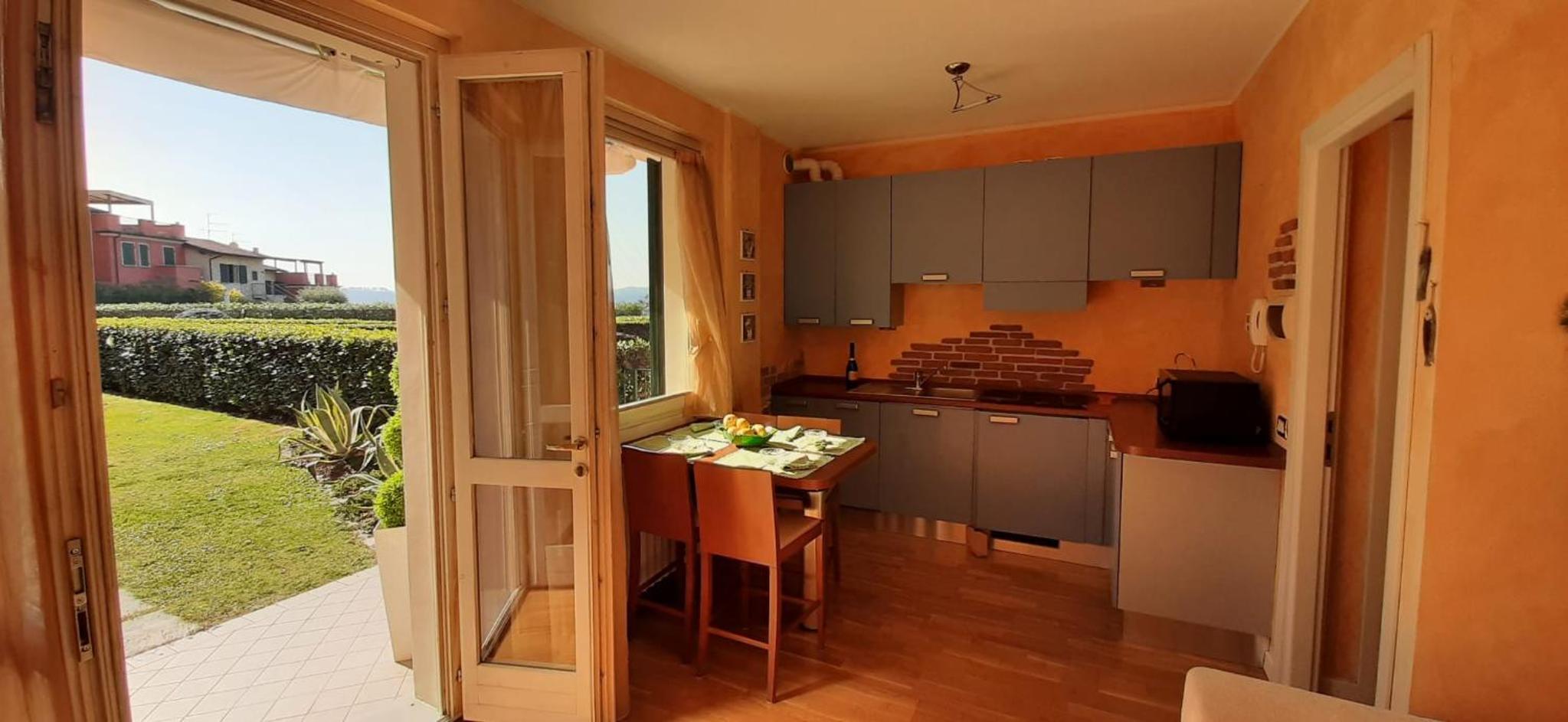 One-Bedroom Apartment photo 3
