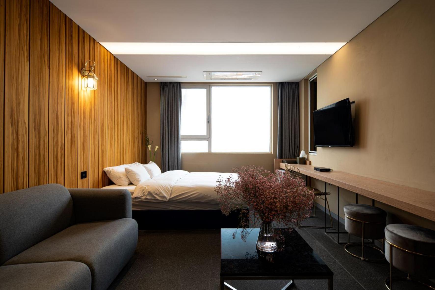 Suite - Bed Type selected at check-in(Double or Twin)