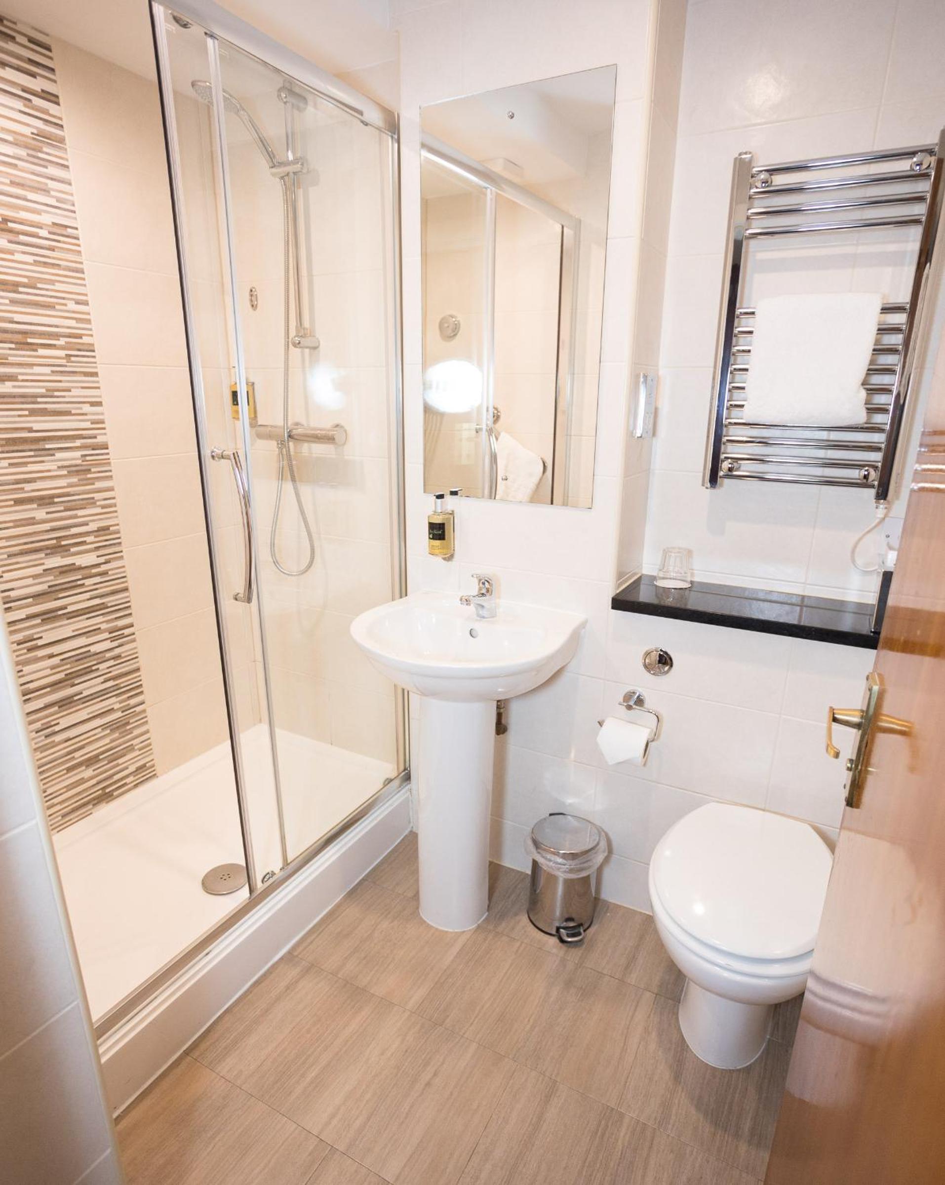 Double Room - Non-Smoking  - Photo 3