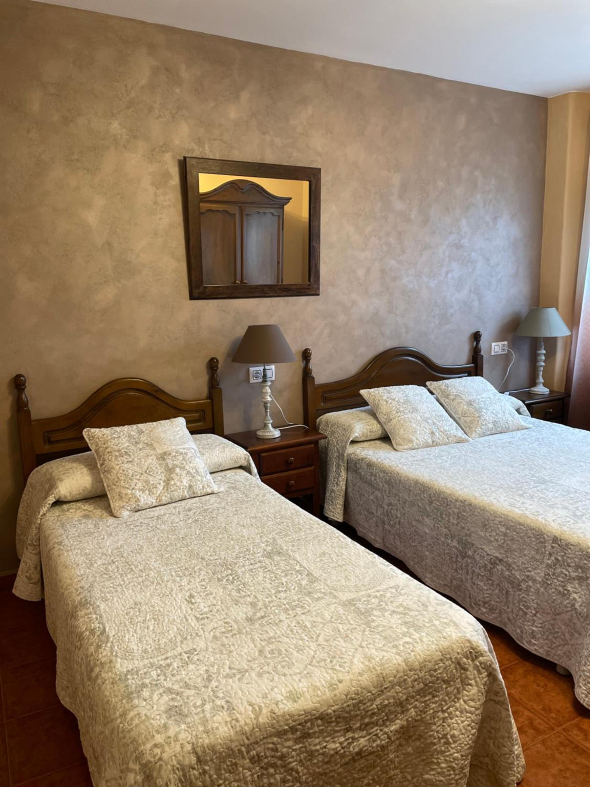 Double Room - Photo 2
