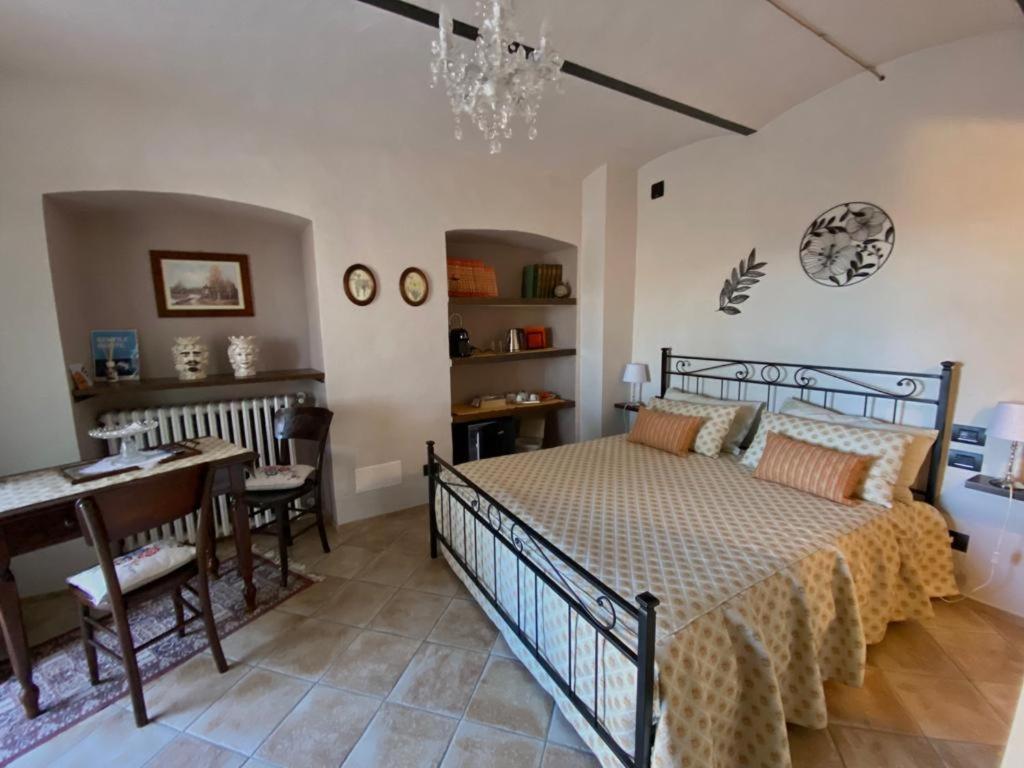 Double Room with Private Bathroom photo 1