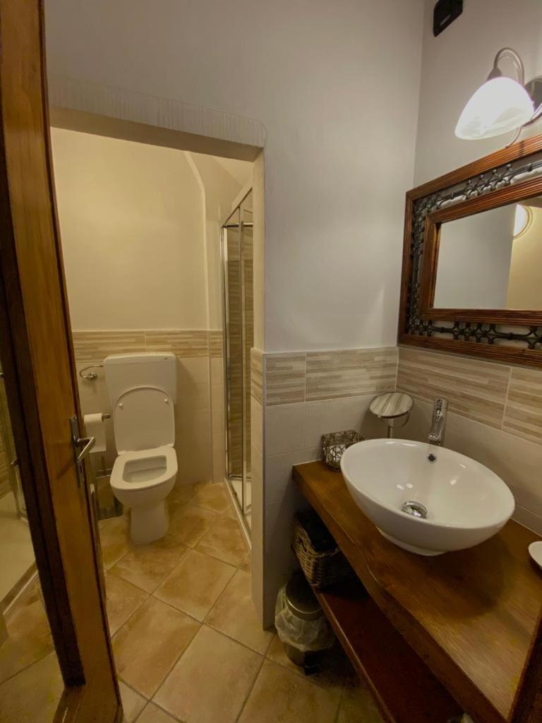 Double Room with Private Bathroom photo 3