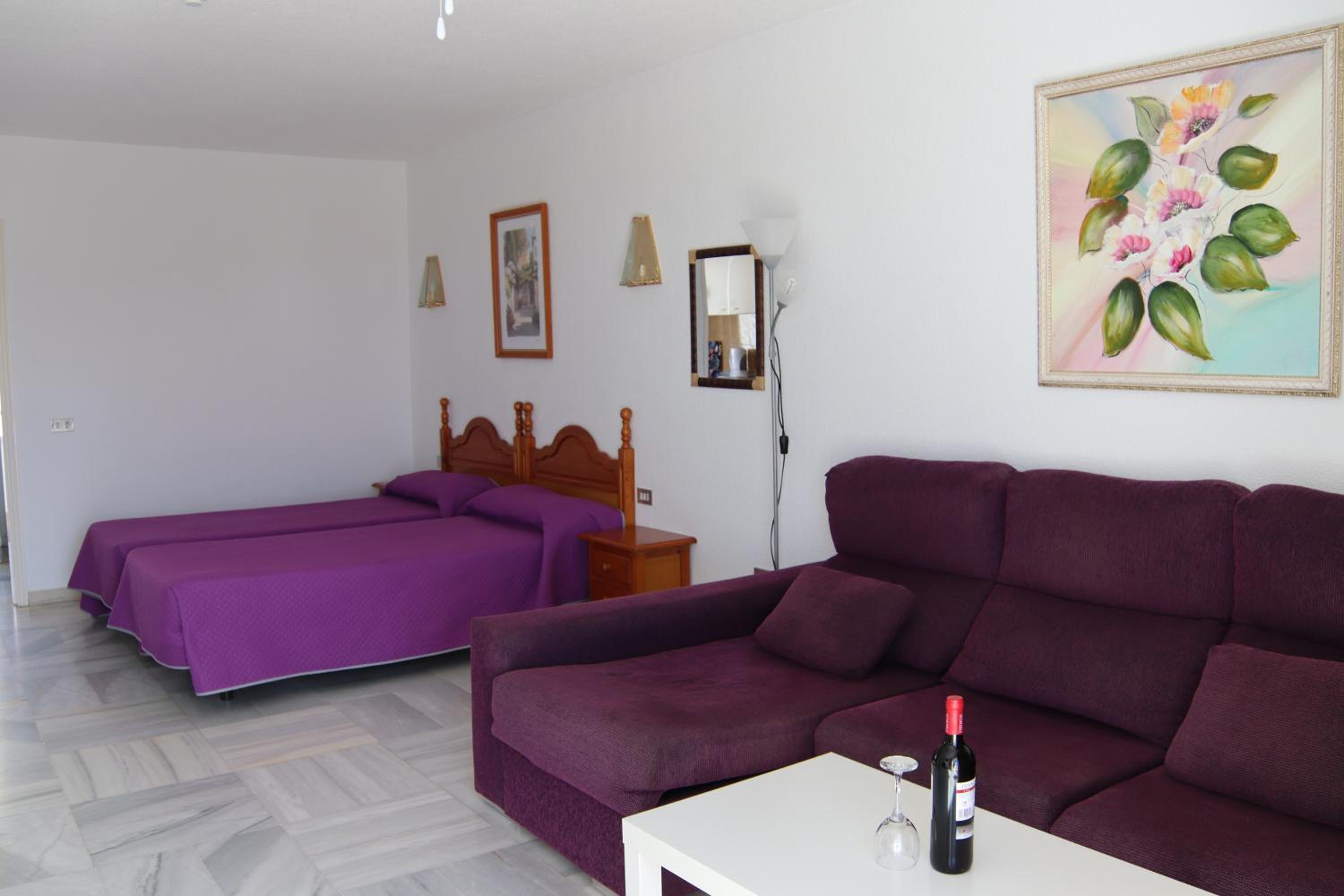 Studio Apartment photo 2