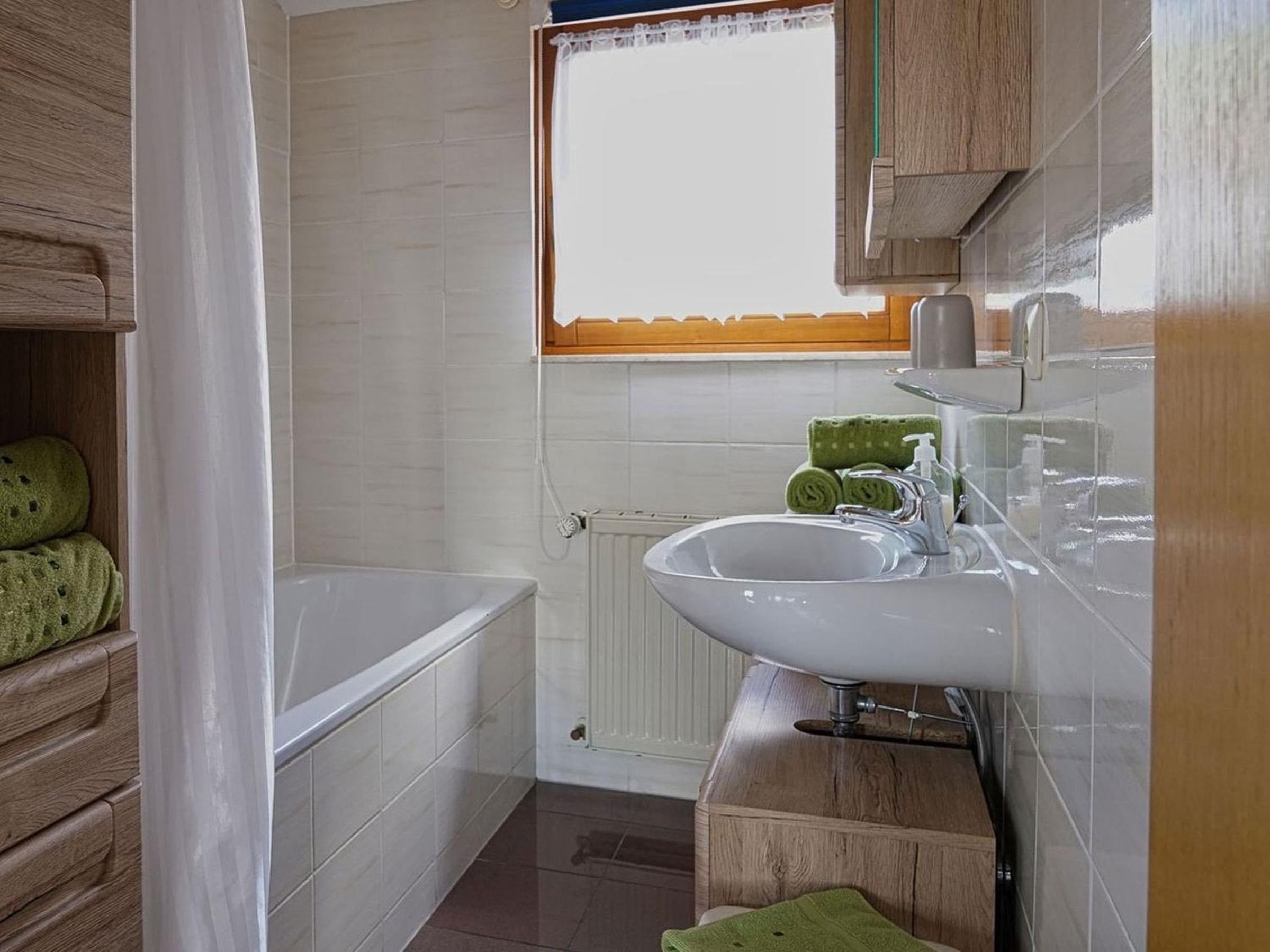 Two-Bedroom Deluxe Apartment with Garden View photo 2