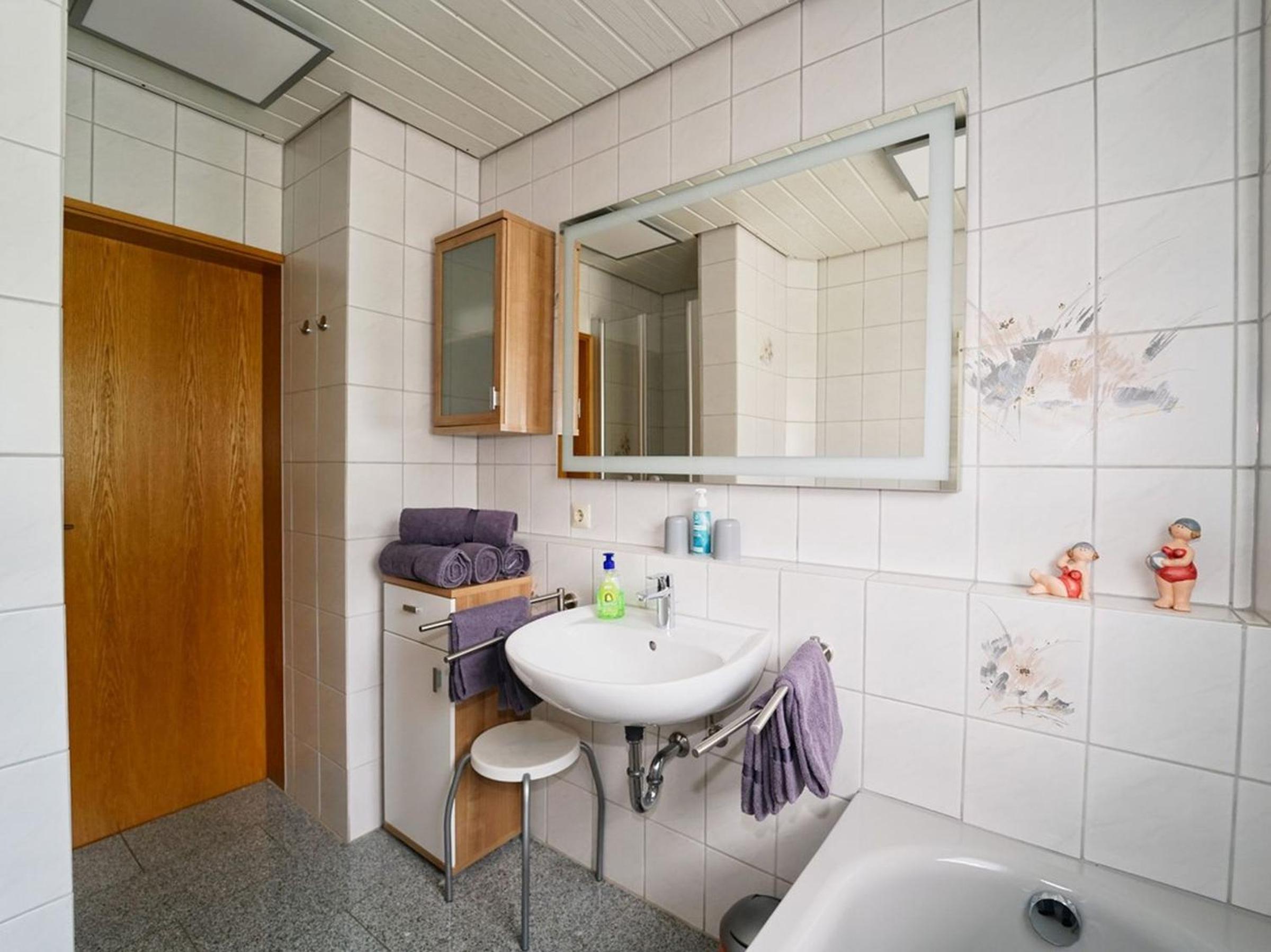 Two-Bedroom Deluxe Apartment with Garden View photo 3