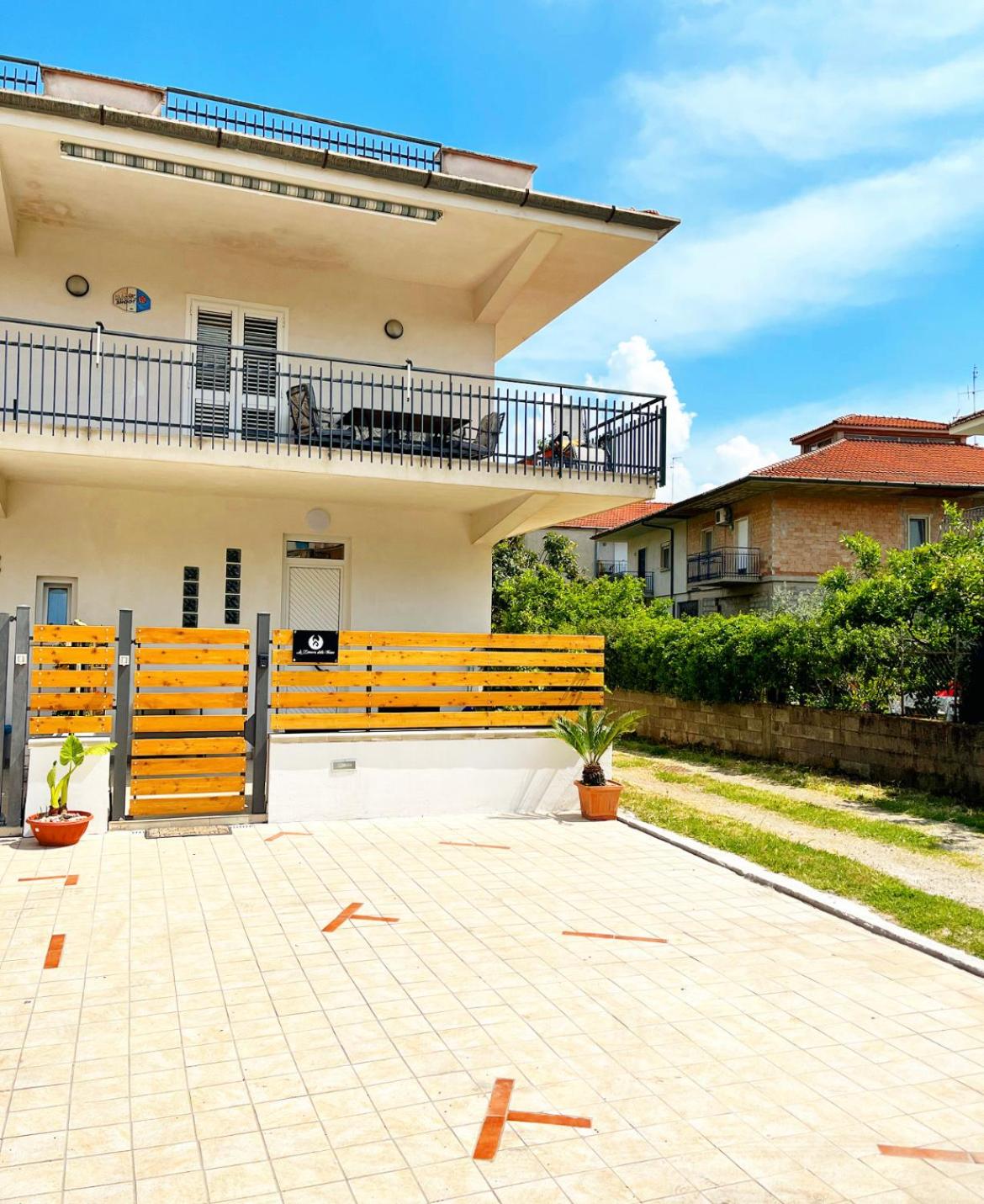 One-Bedroom Apartment - Photo 5
