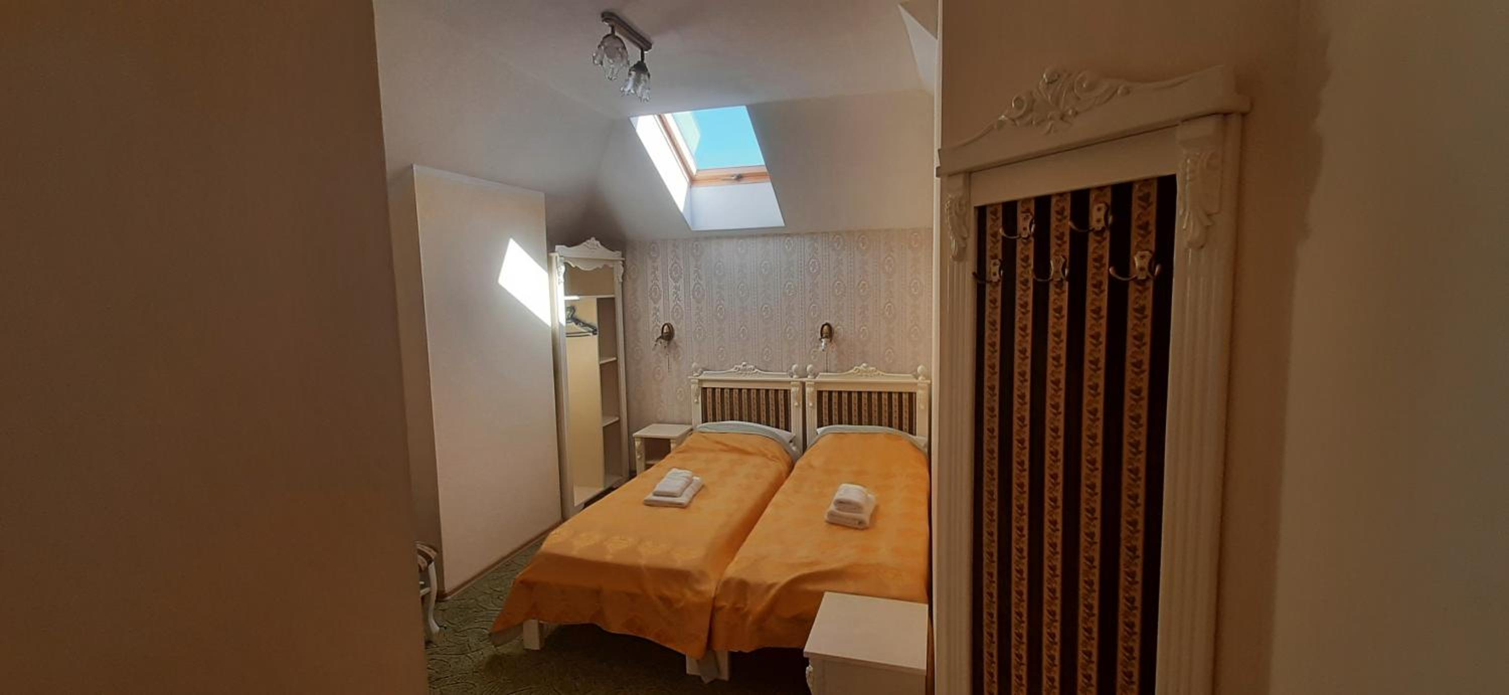 Economy Triple Room photo 1
