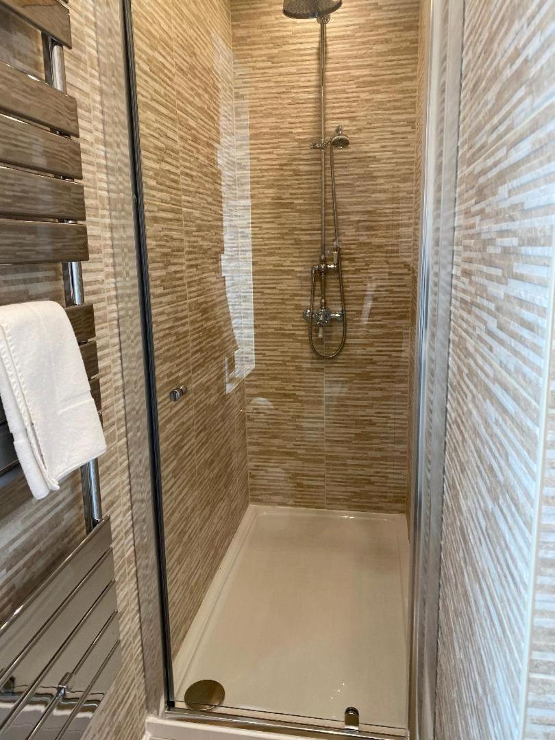 Deluxe Executive Double Ensuite - Photo 29