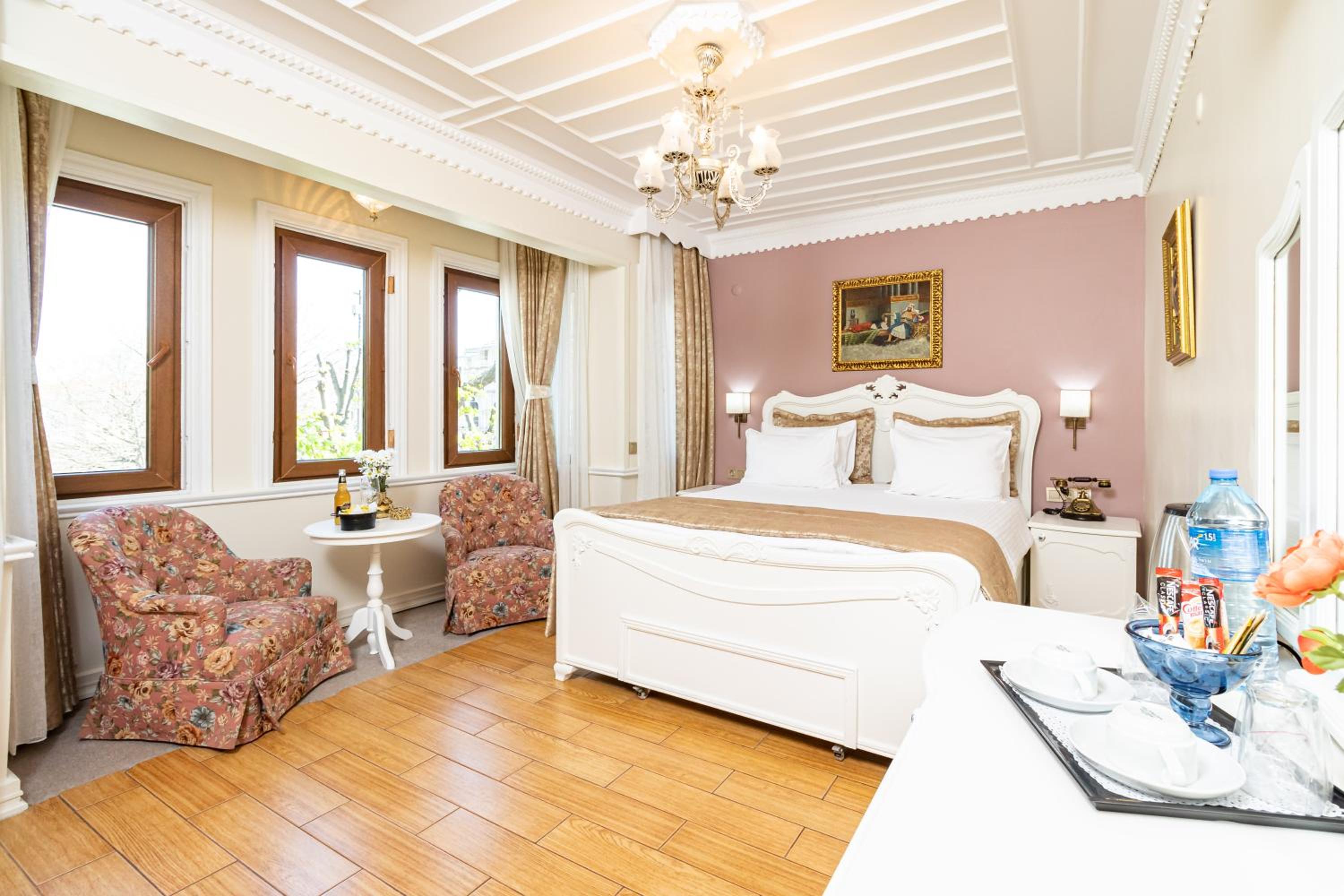 Connecting Exclusive Suite