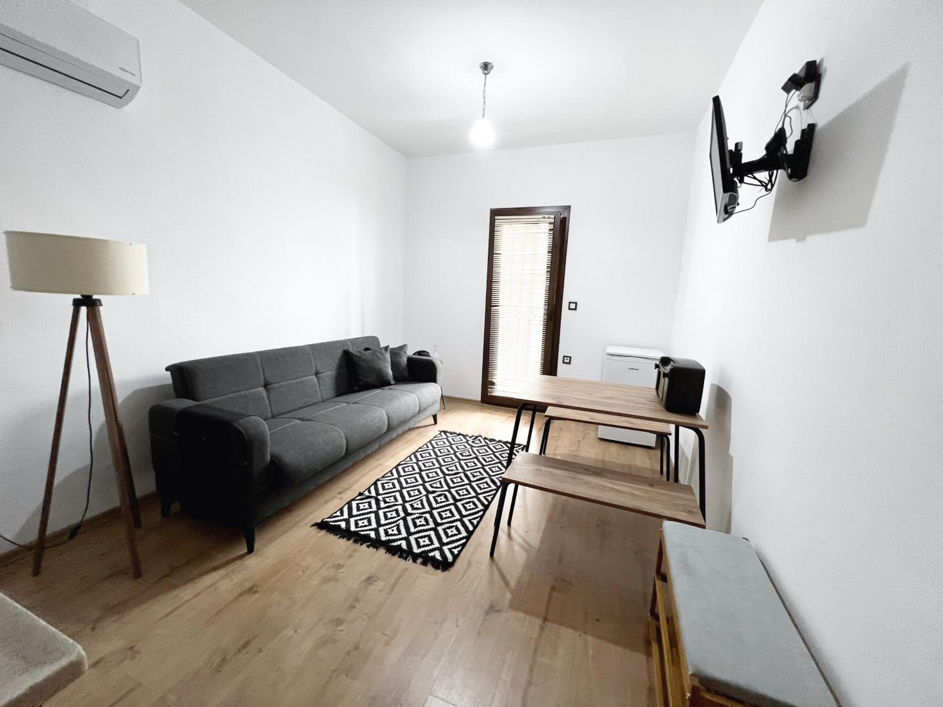 Apartment photo 1