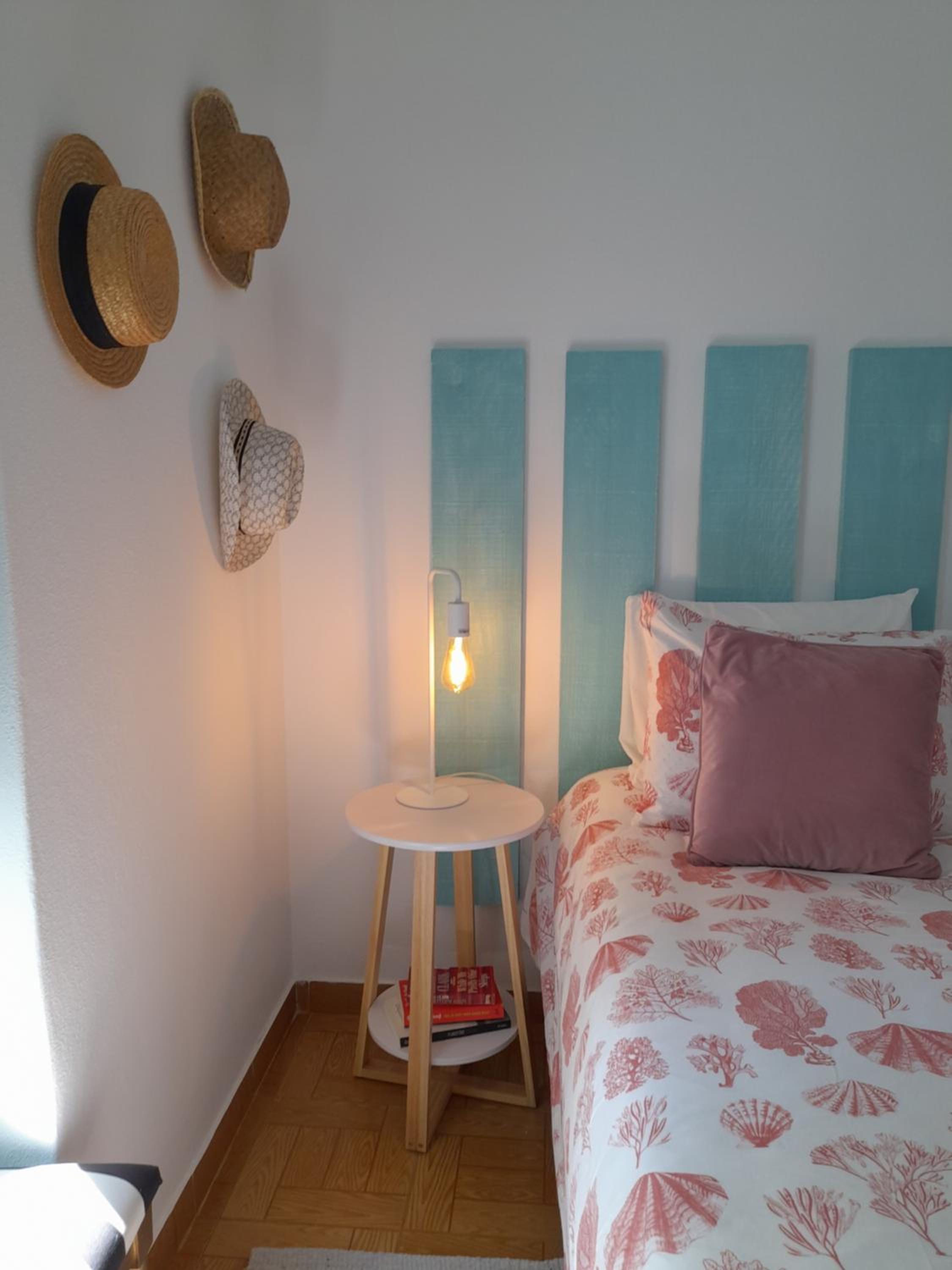 Double Room with Private Bathroom - Photo 10