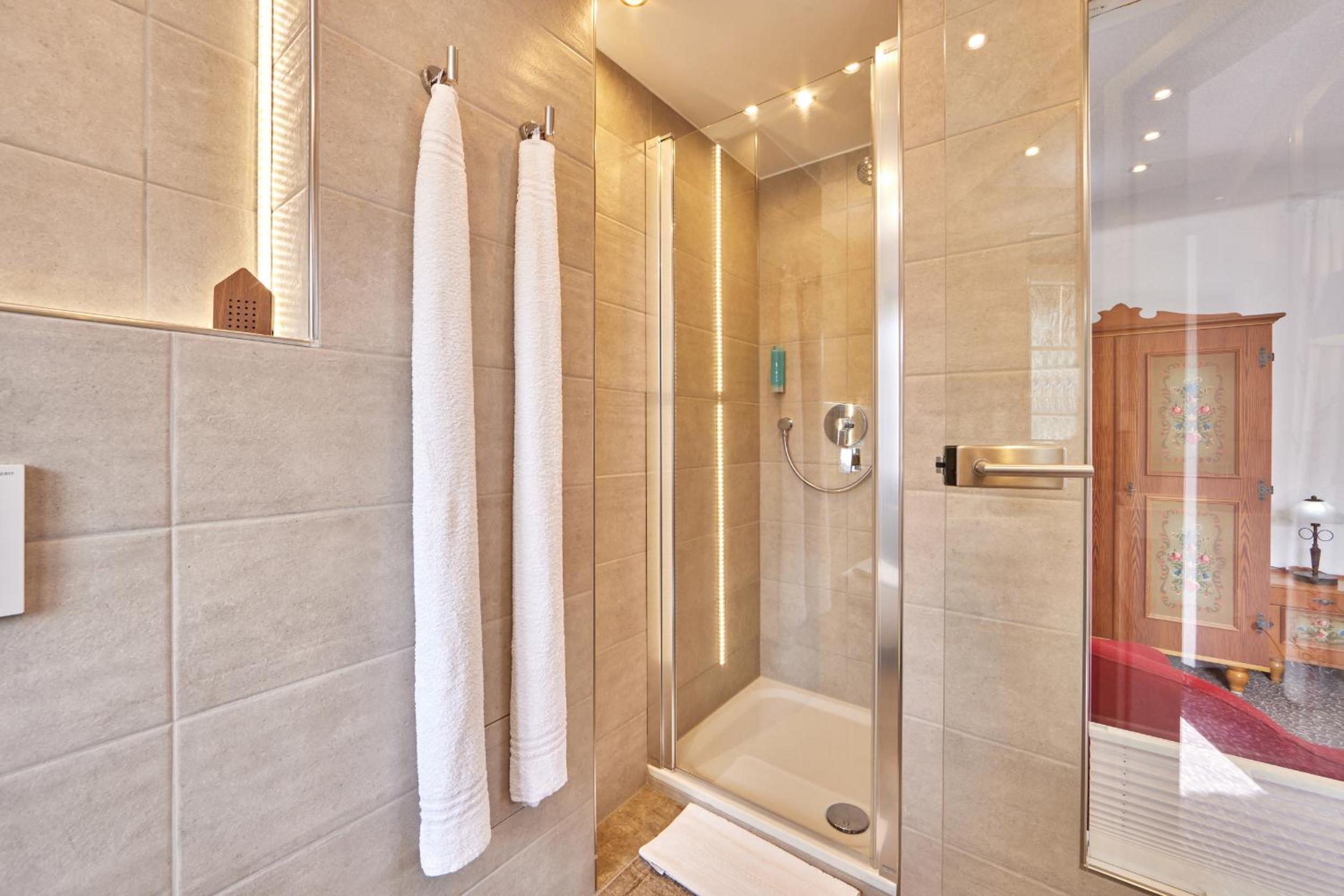 Deluxe Double Room with Balcony photo 3
