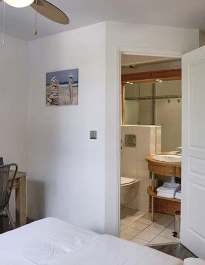 Double Room - Photo 7